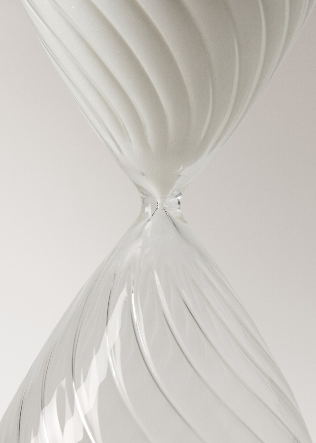 Large spiral hourglass