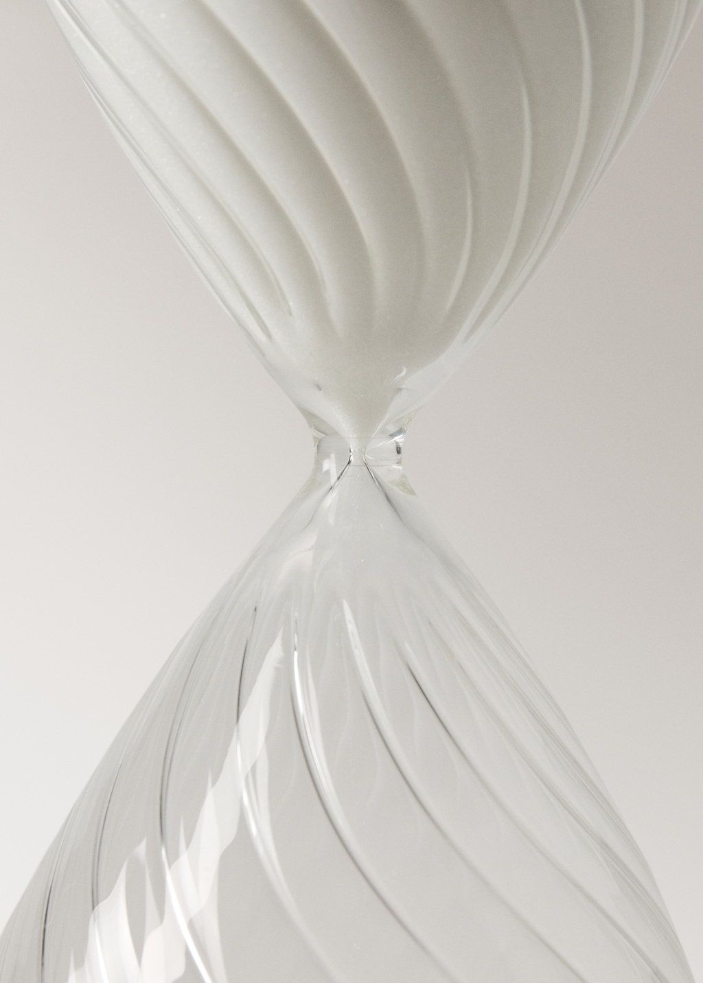 Large spiral hourglass