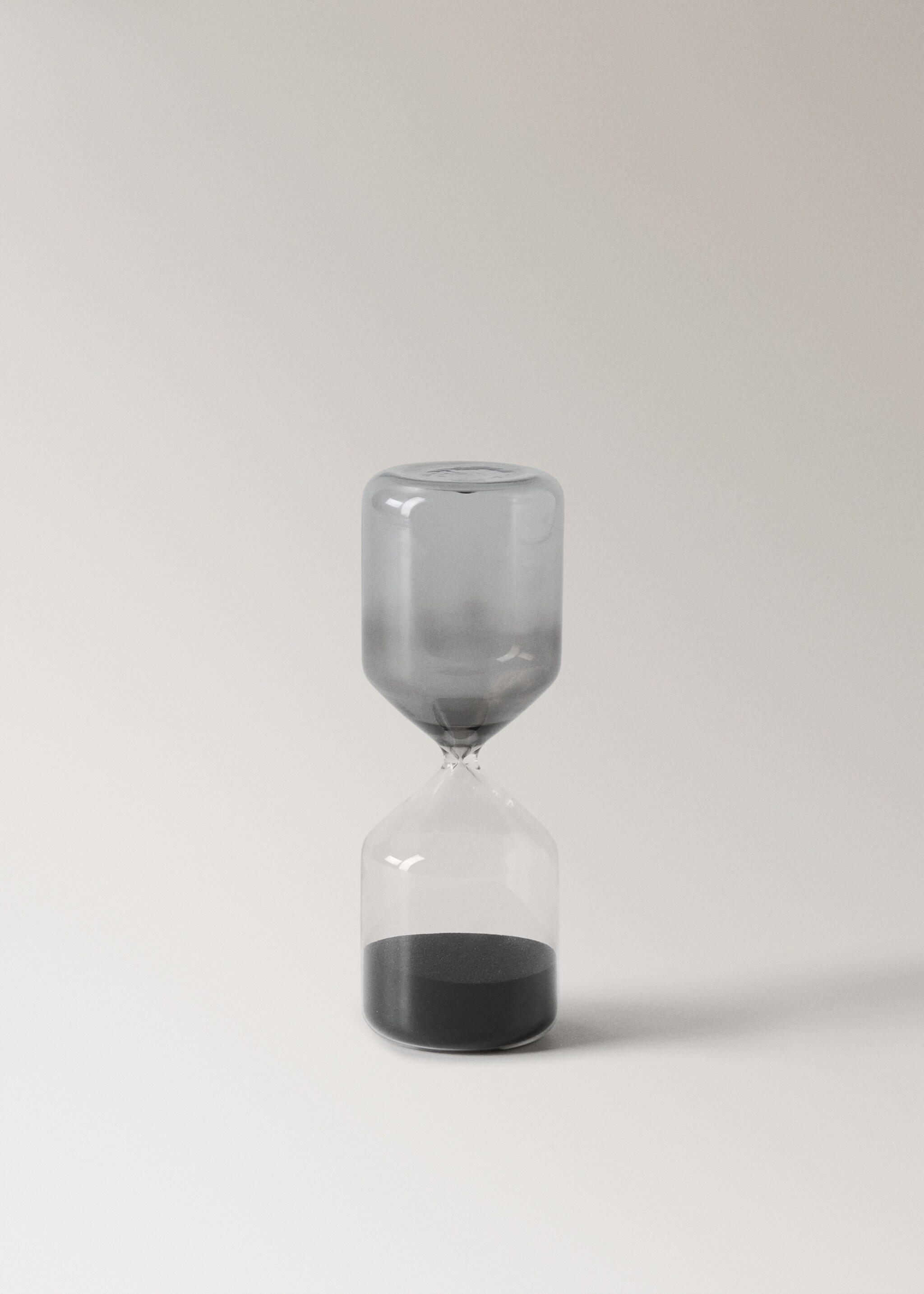 Medium hourglass - Article without model, Black. Ref: 17063818-00.