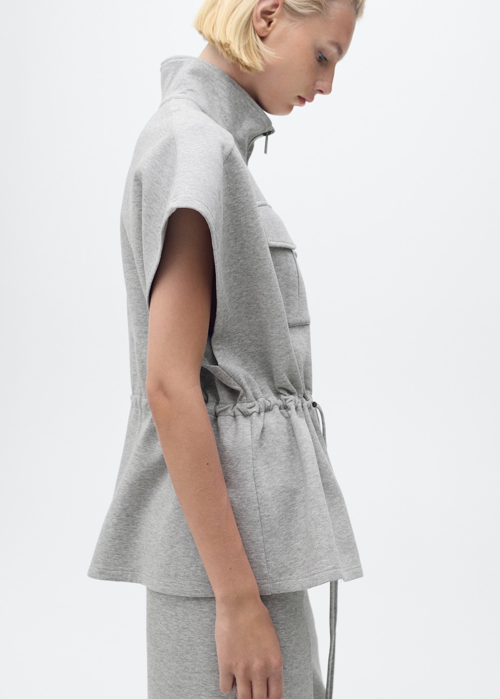 Chaqueta cintura ajustable manga corta