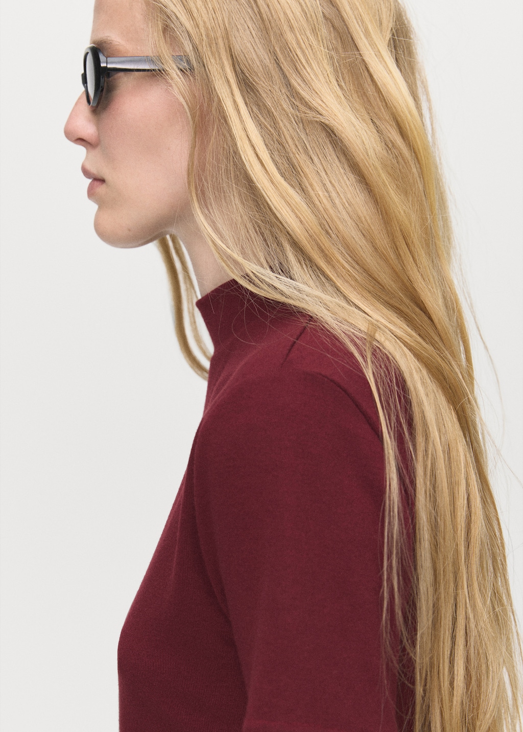 Contrasting belt dress