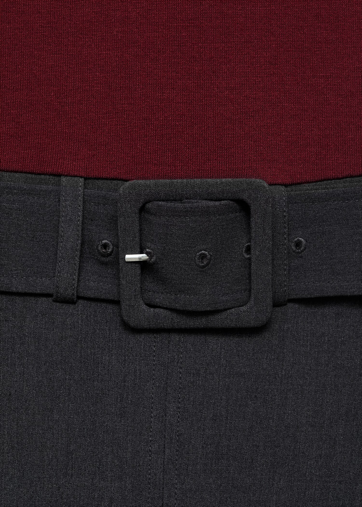 Short dress with belt - Details of the article 8