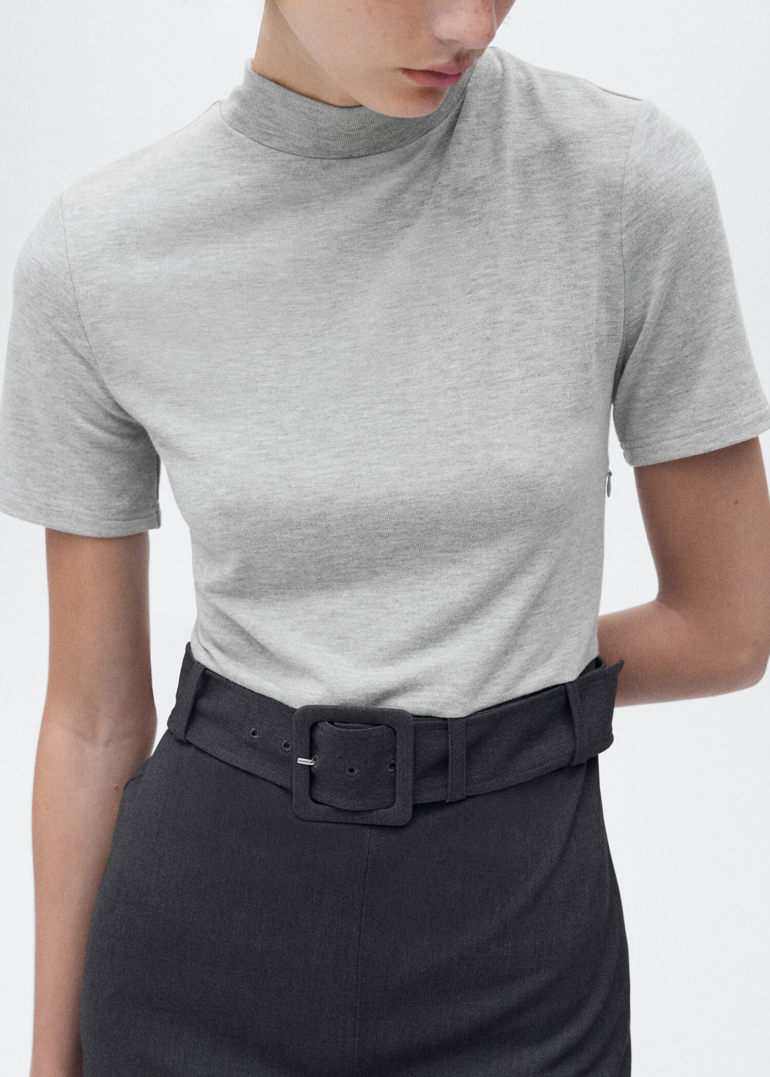 Short dress with belt - Details of the article 6