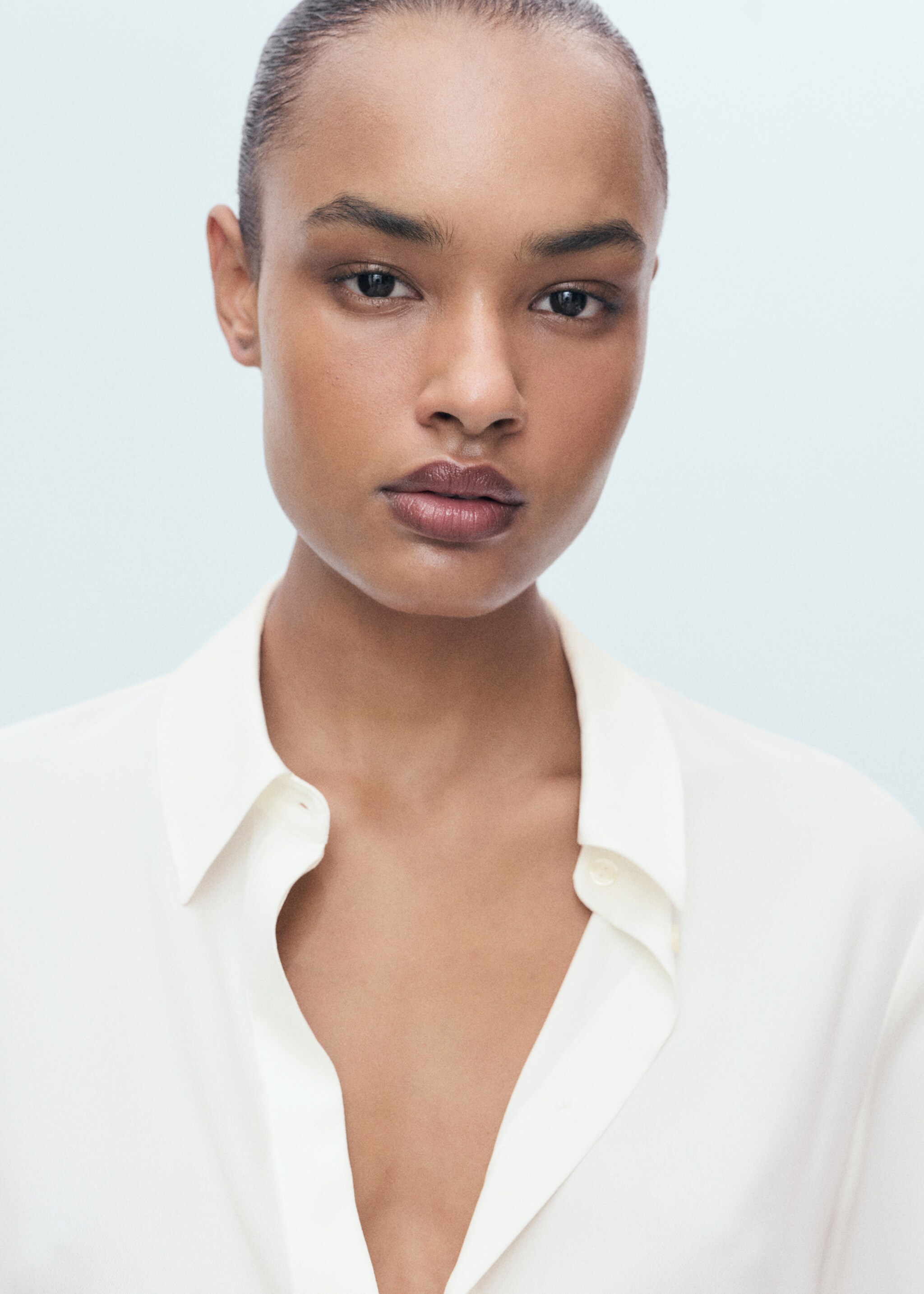 Long-sleeved flowing shirt - Details of the article 1