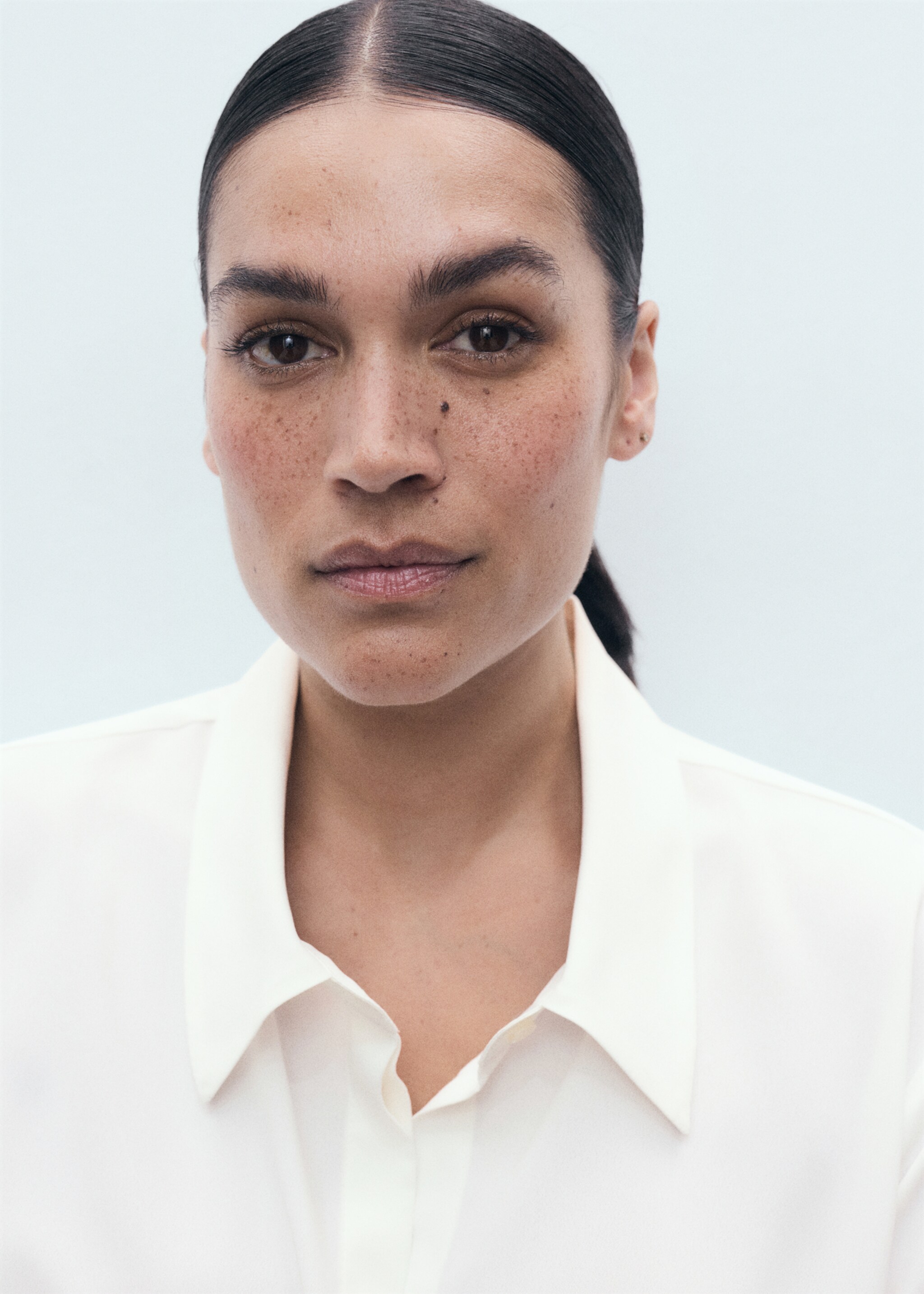 Long-sleeved flowing shirt - Details of the article 4