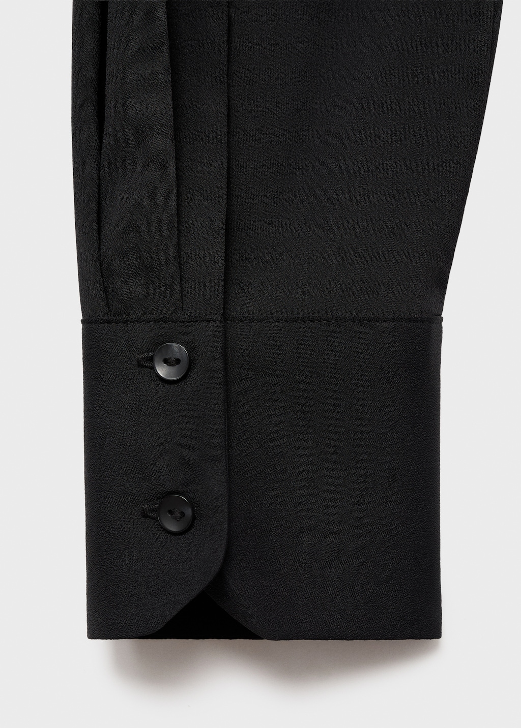 Fluid long-sleeved blouse