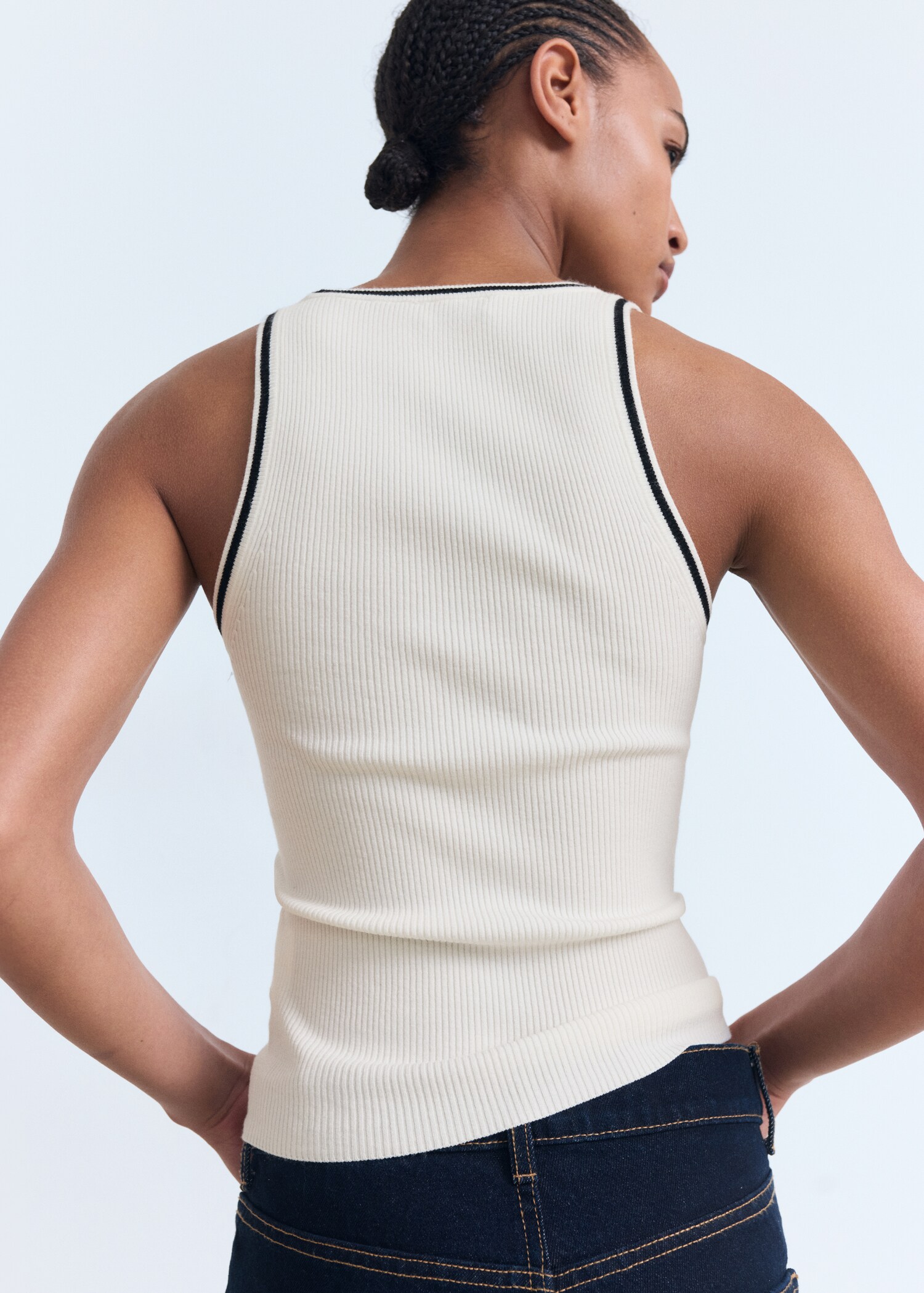 Knitted top with contrast details - Reverse of the article