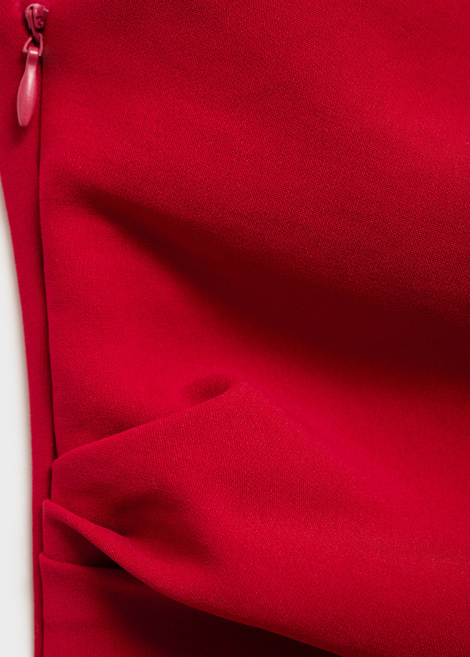 Long jumpsuit with asymmetrical neck - Details of the article 0