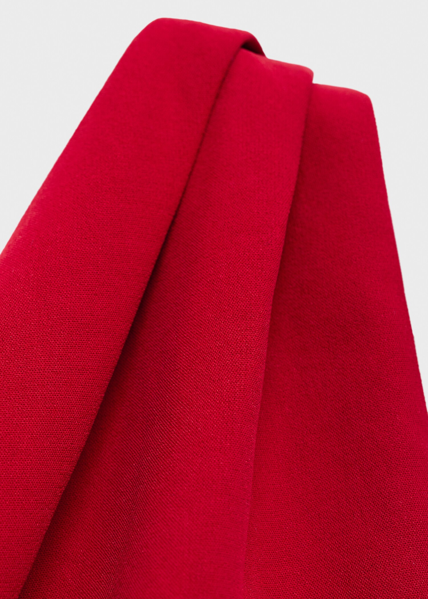 Long jumpsuit with asymmetrical neck - Details of the article 8