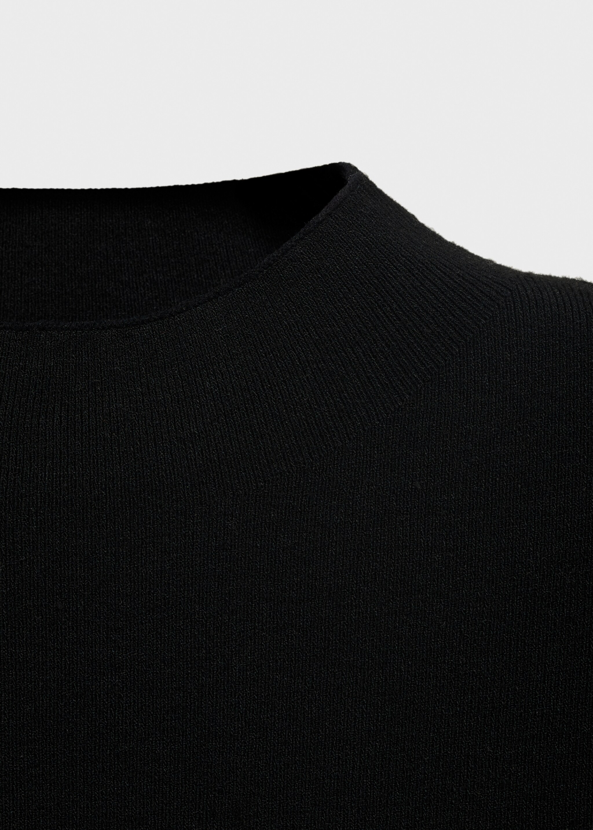 Short knitted dress - Details of the article 0