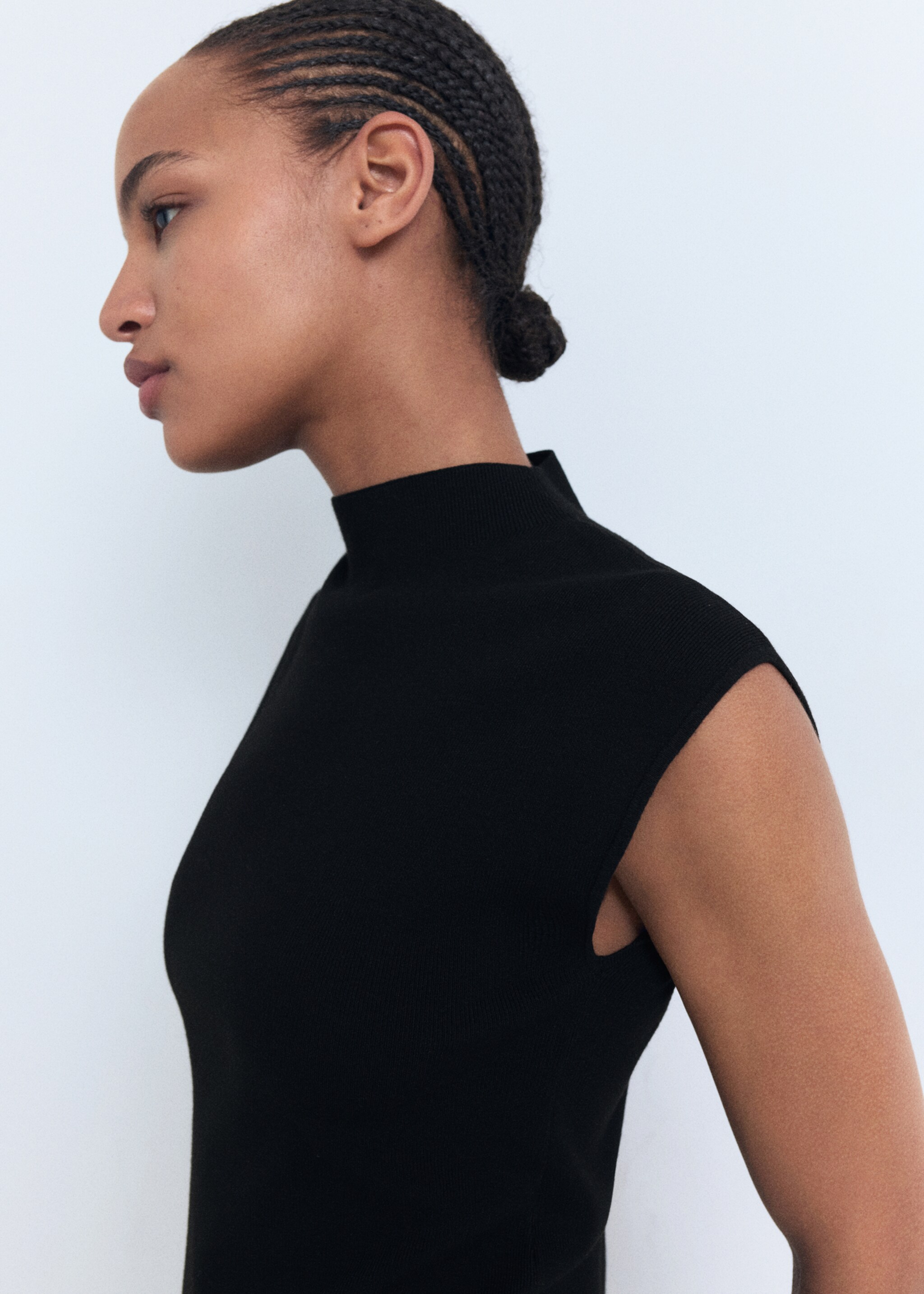 Short knitted dress - Details of the article 1