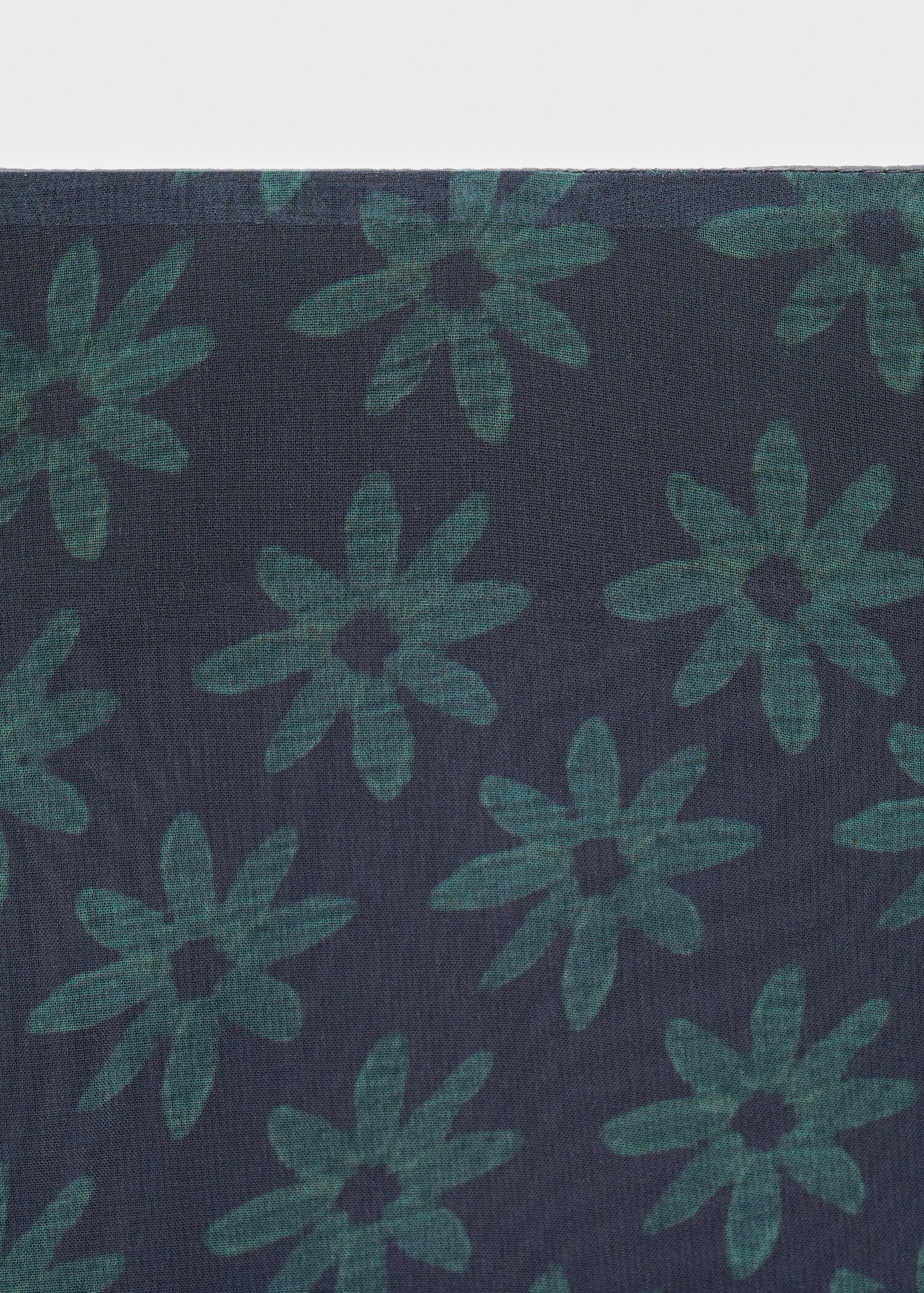 Asymmetric flowered skirt - Details of the article 8