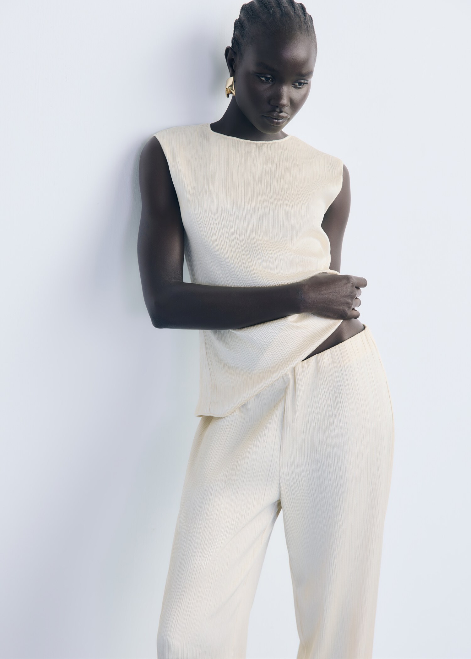 Pleated trousers with elastic waist - Details of the article 1