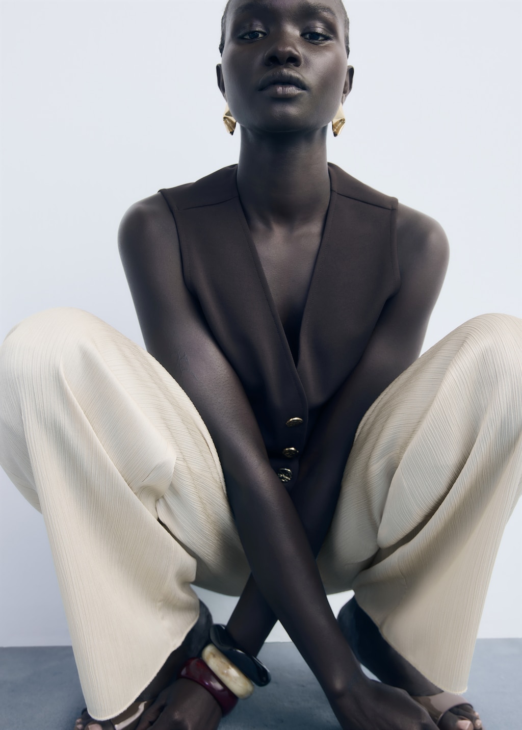 Pleated pants with elastic waist