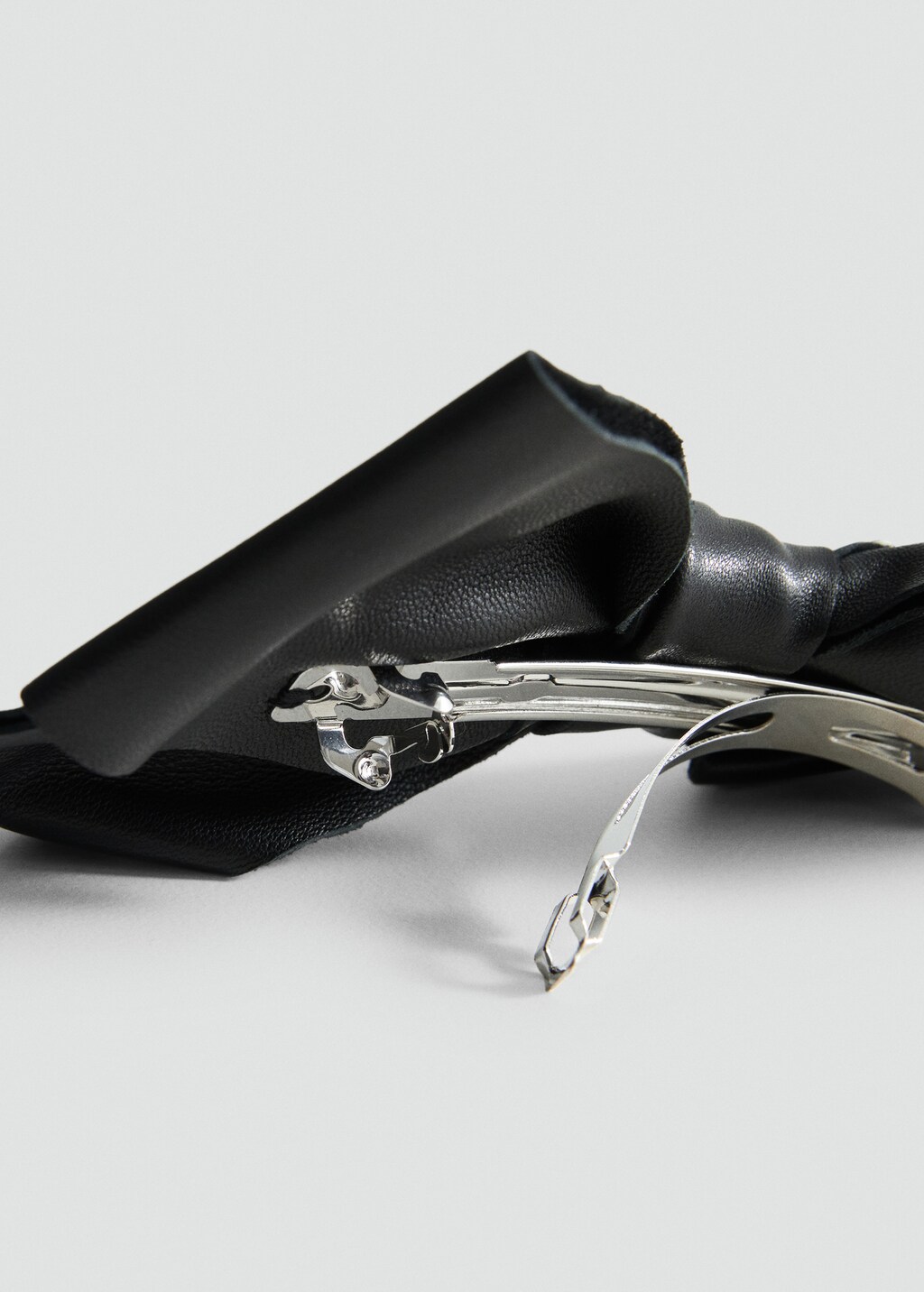 Leather bow hair clip