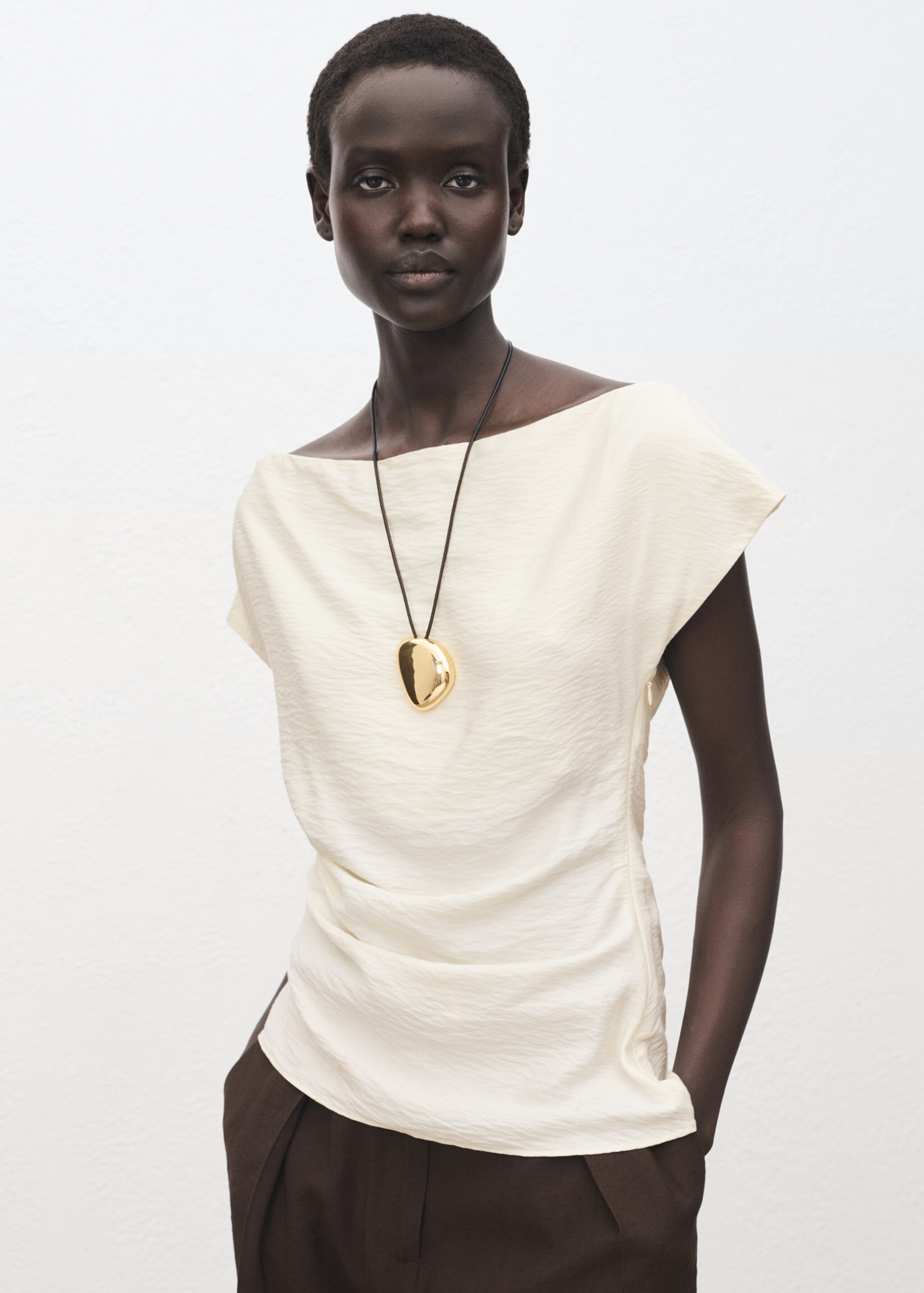 Modal blouse with an asymmetric collar - Medium plane, White. Ref: 17064100-00.