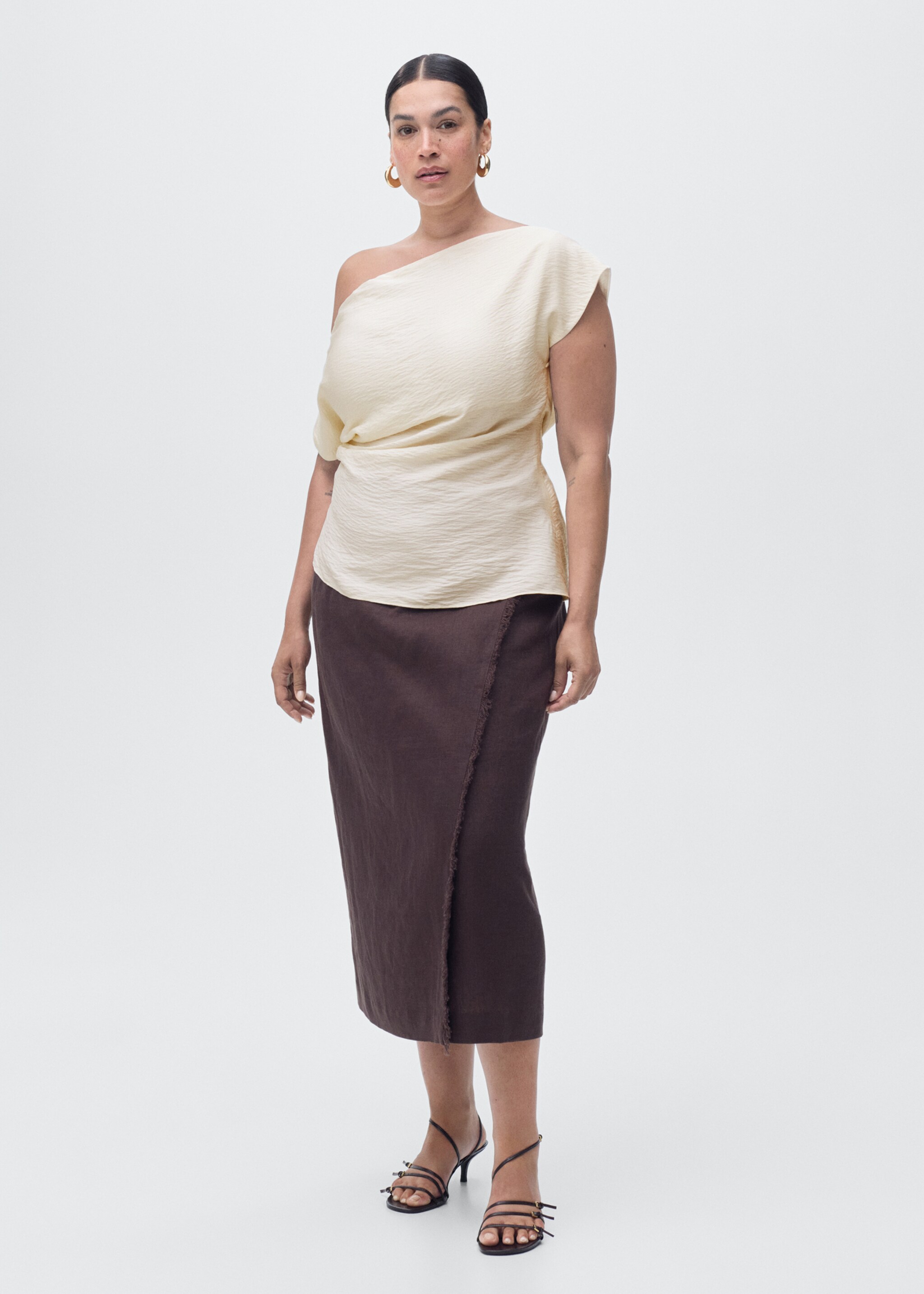 Modal blouse with an asymmetric collar - Details of the article 3, White. Ref: 17064100-00.
