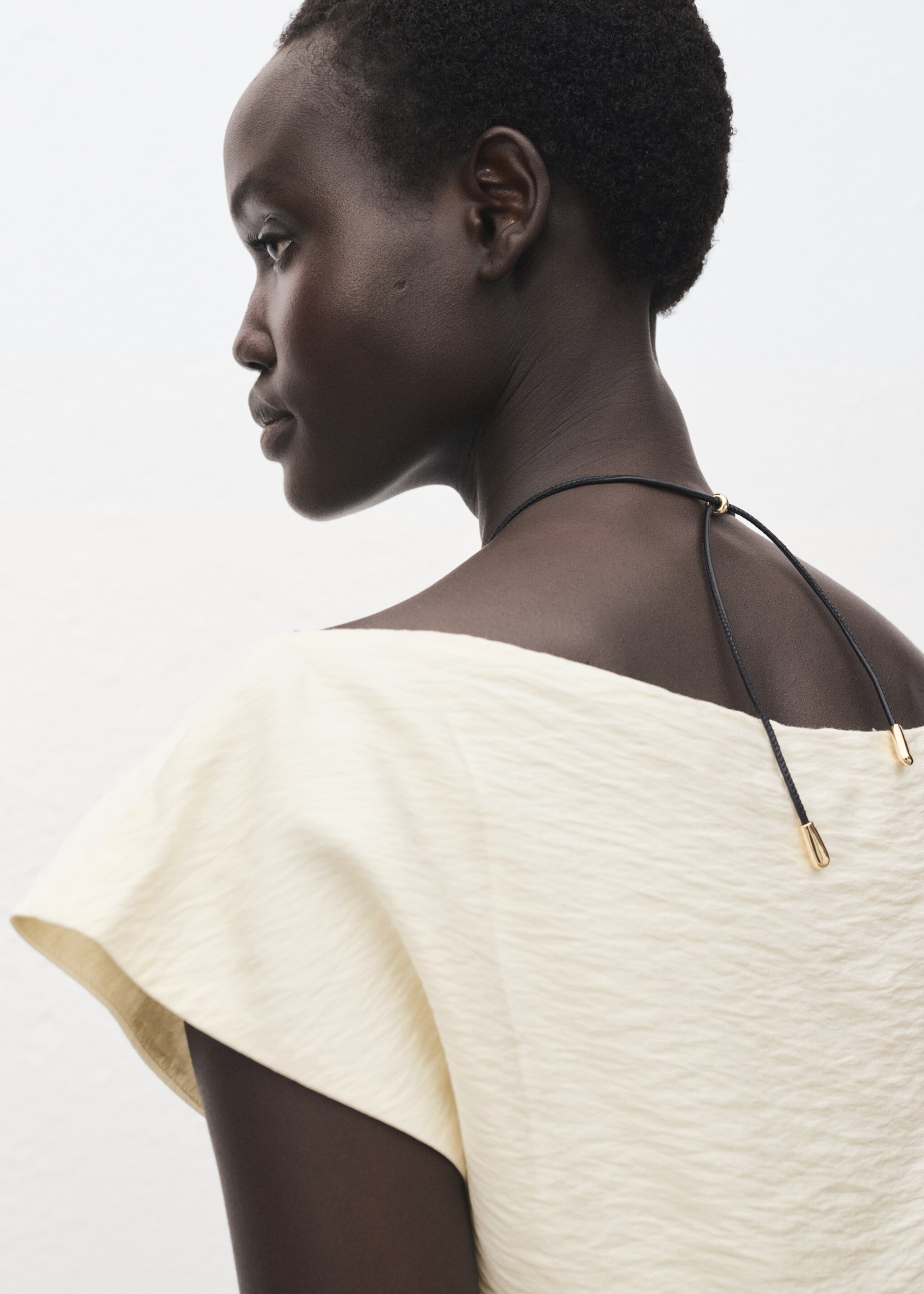 Modal blouse with an asymmetric collar - Details of the article 6, White. Ref: 17064100-00.