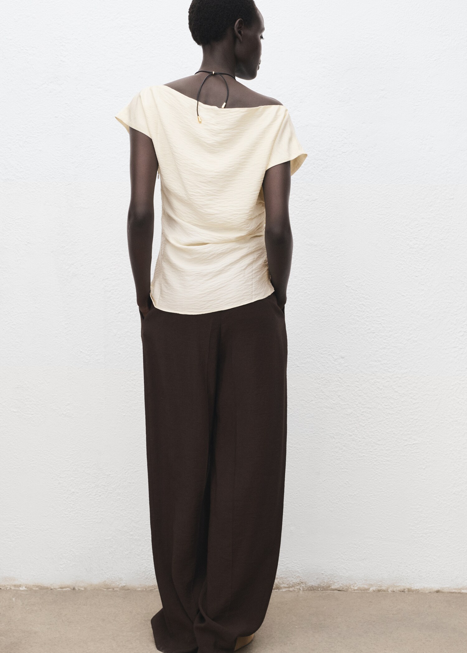 Modal blouse with an asymmetric collar - Reverse of the article