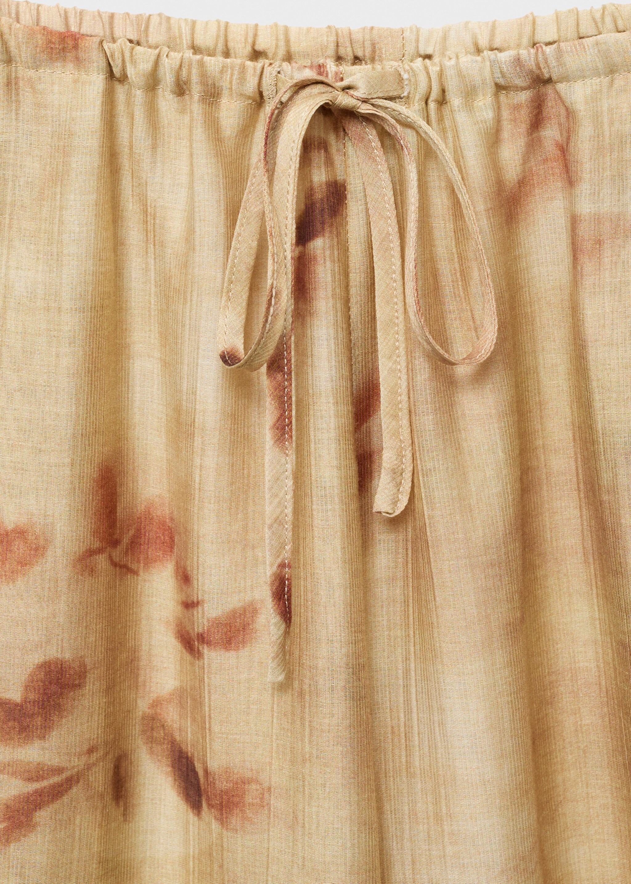 Leaf print trousers - Details of the article 8, Sand. Ref: 17064103-00.