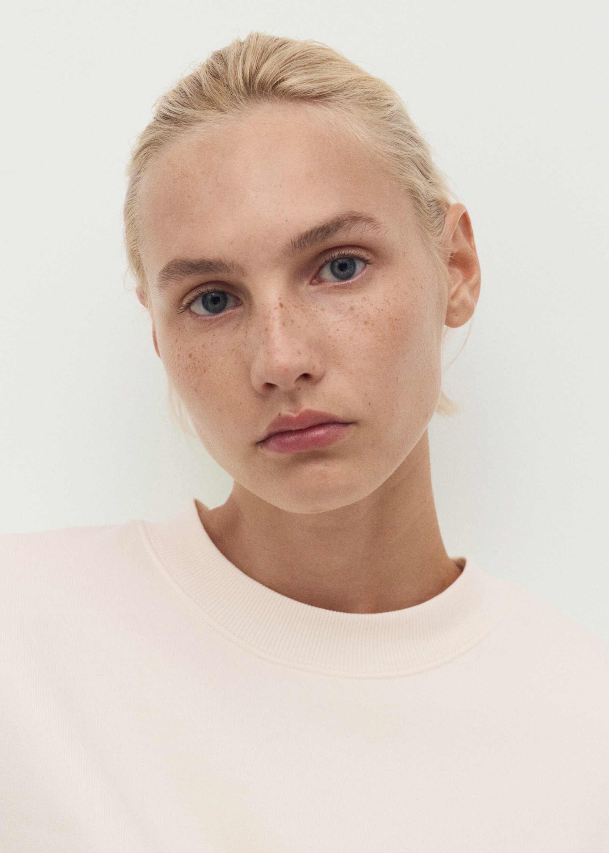 Fluid cotton sweatshirt - Details of the article 1, Vanilla. Ref: 17064107-00.
