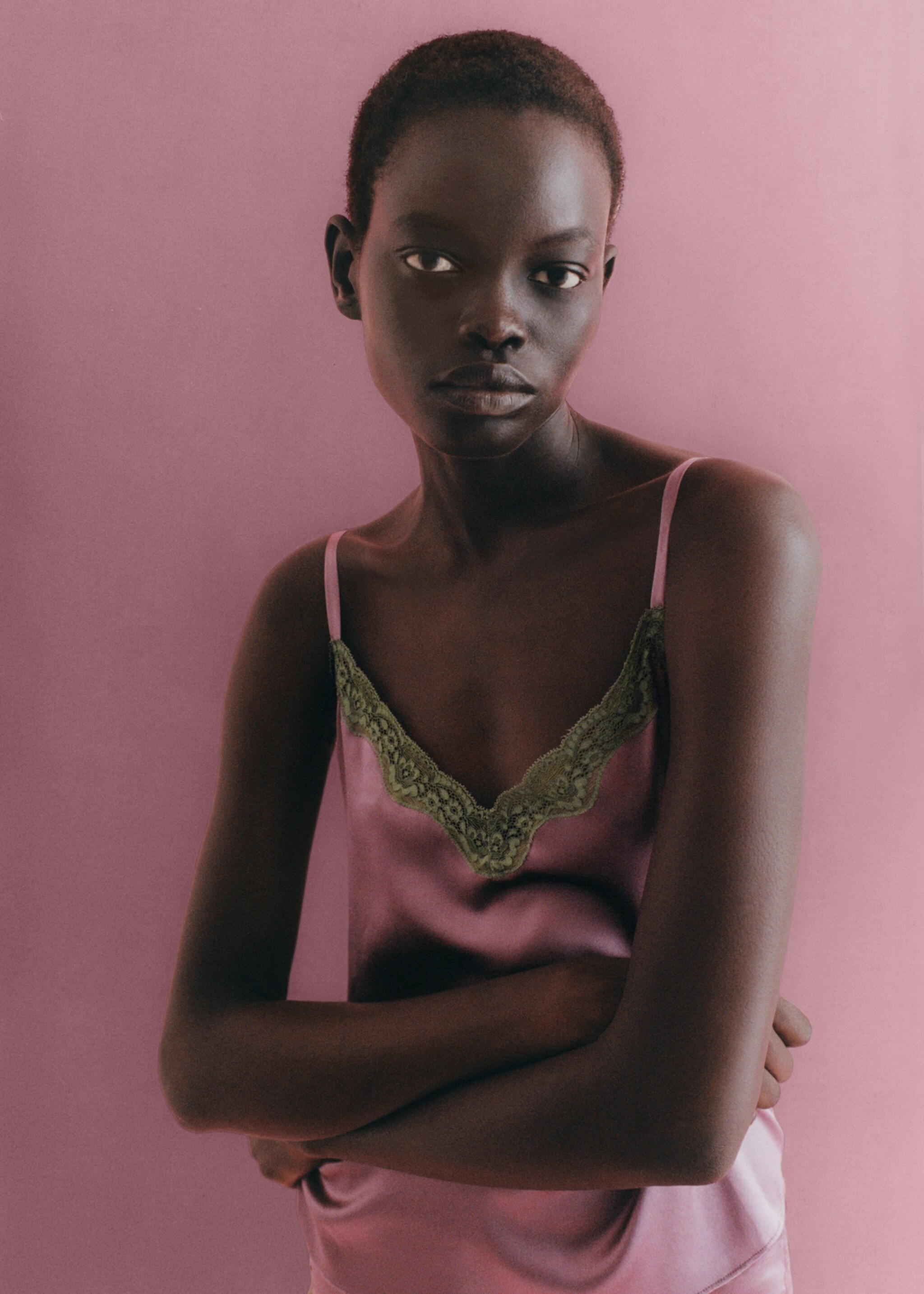 Silk top with contrasting lace - Details of the article 6, Plum. Ref: 17064110-00.