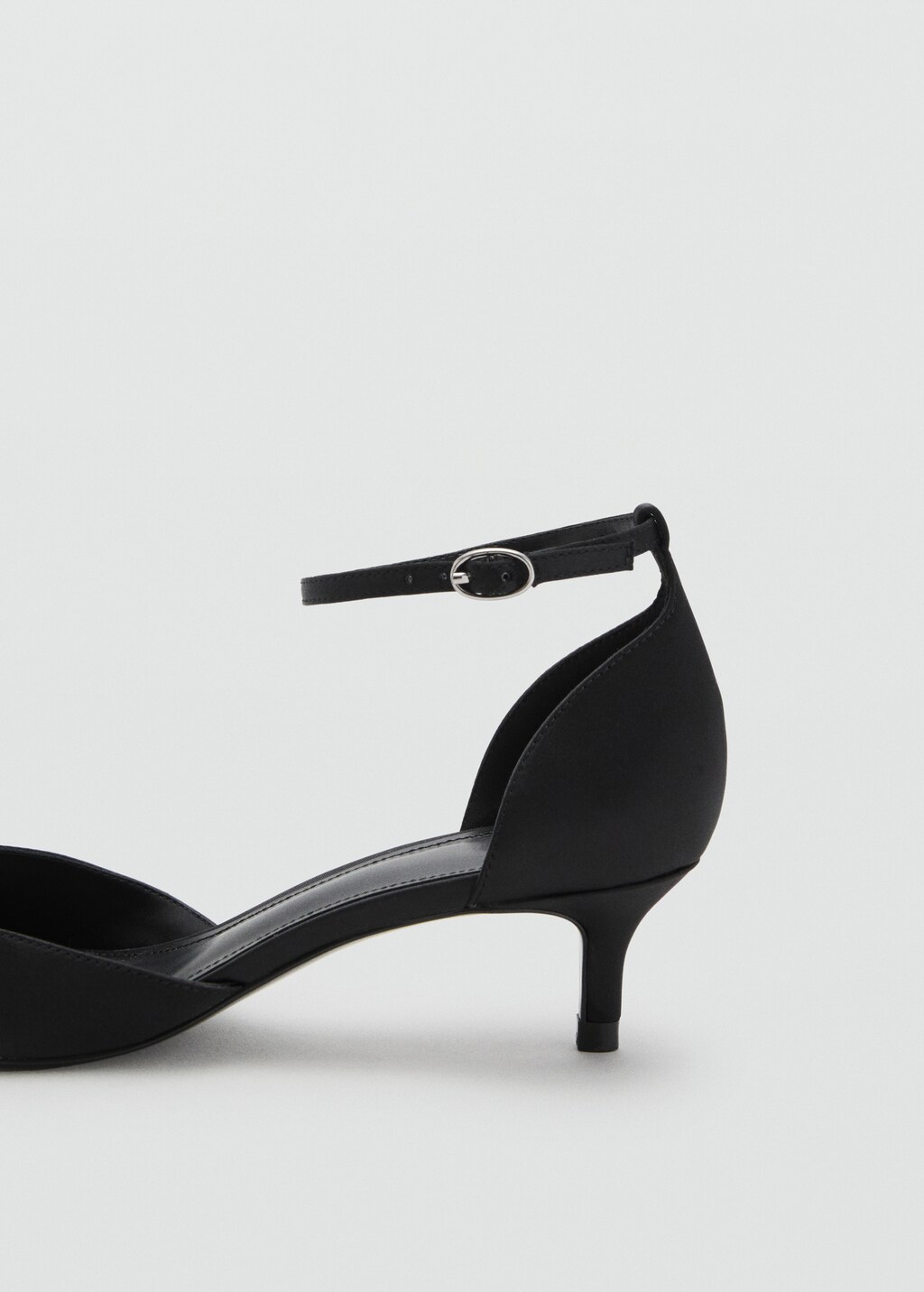 Kitten-heeled shoes with ankle strap - image 4