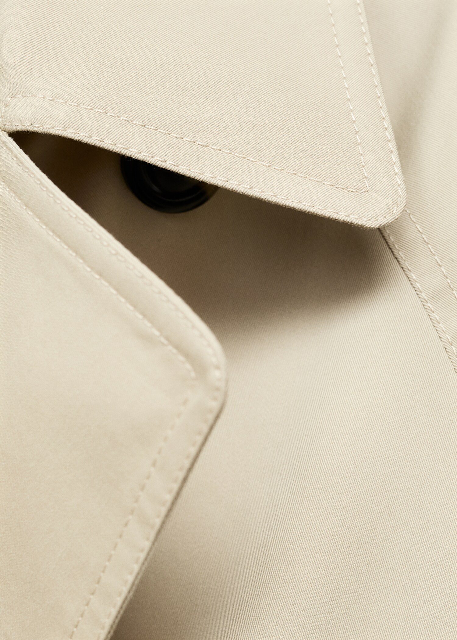 Long double-breasted trench coat - Details of the article 0