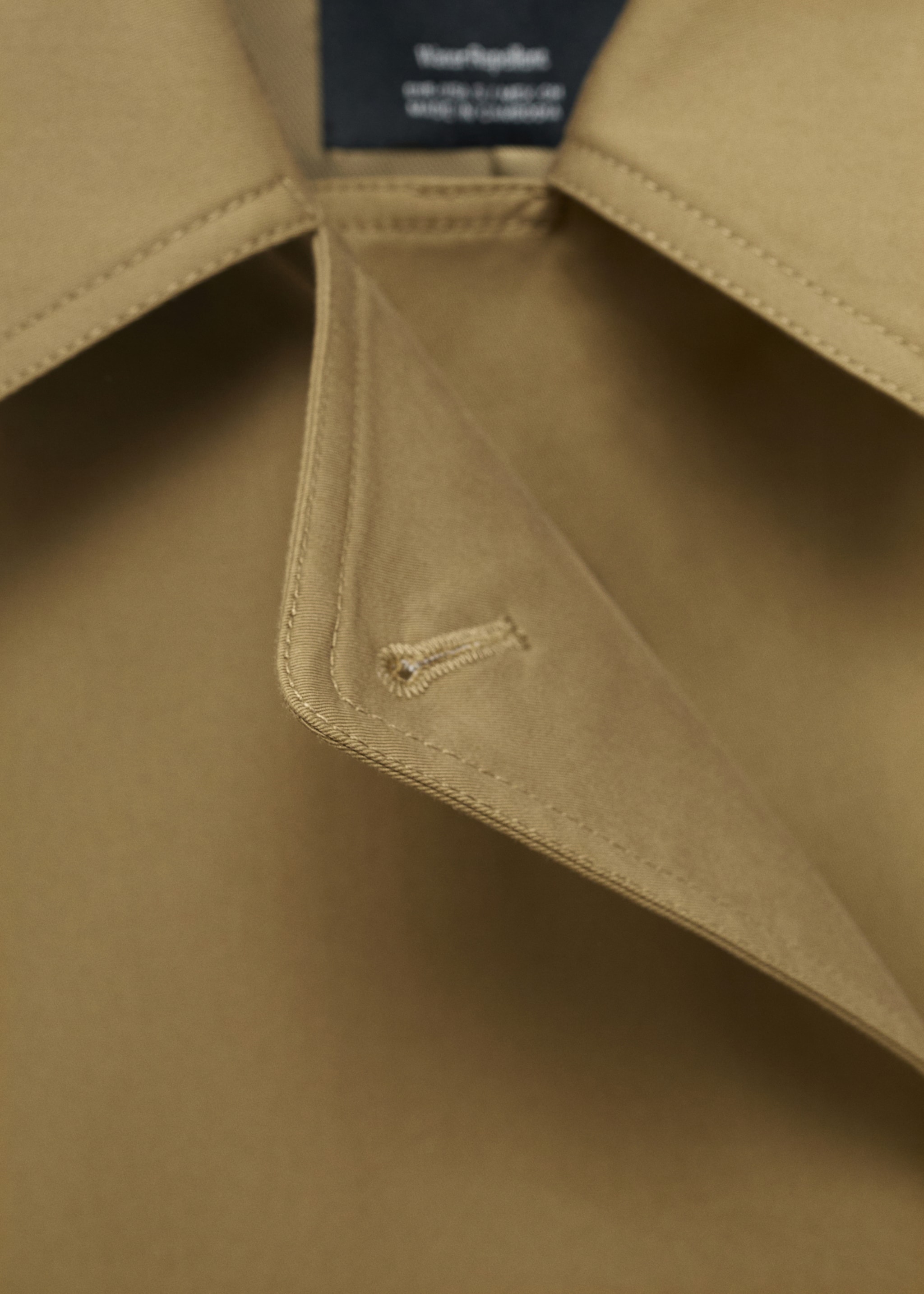 Long double-breasted trench coat - Details of the article 8