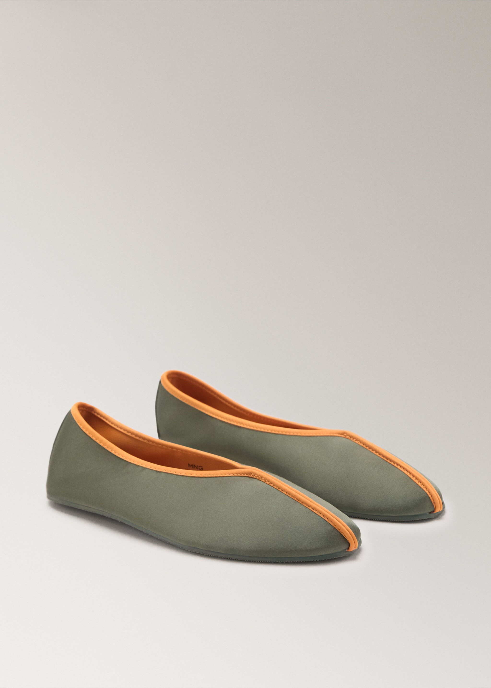 Satin ballet flats with contrast piping - Medium plane, Green. Ref: 17064119-00.