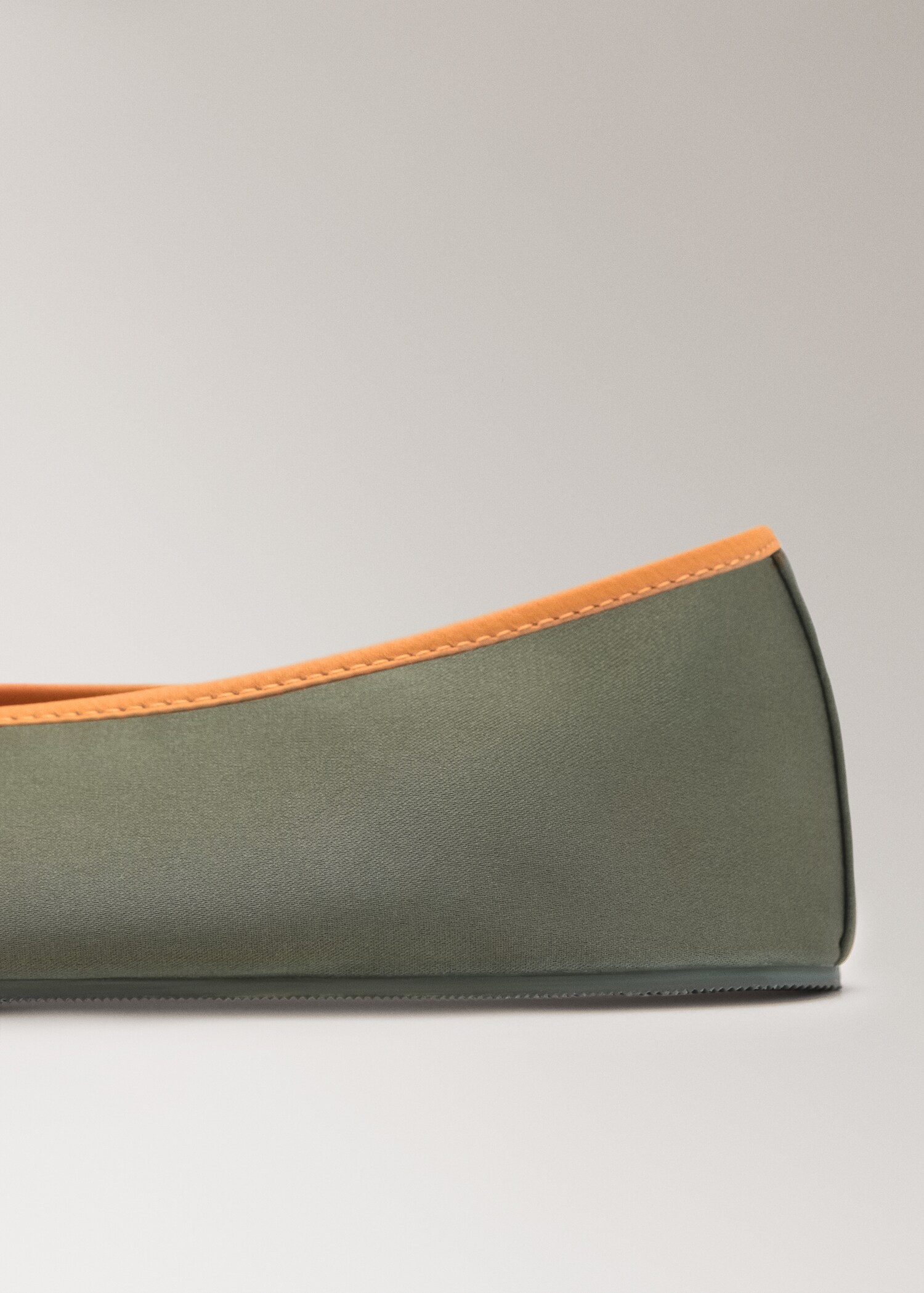 Satin ballet flats with contrast piping - Details of the article 1