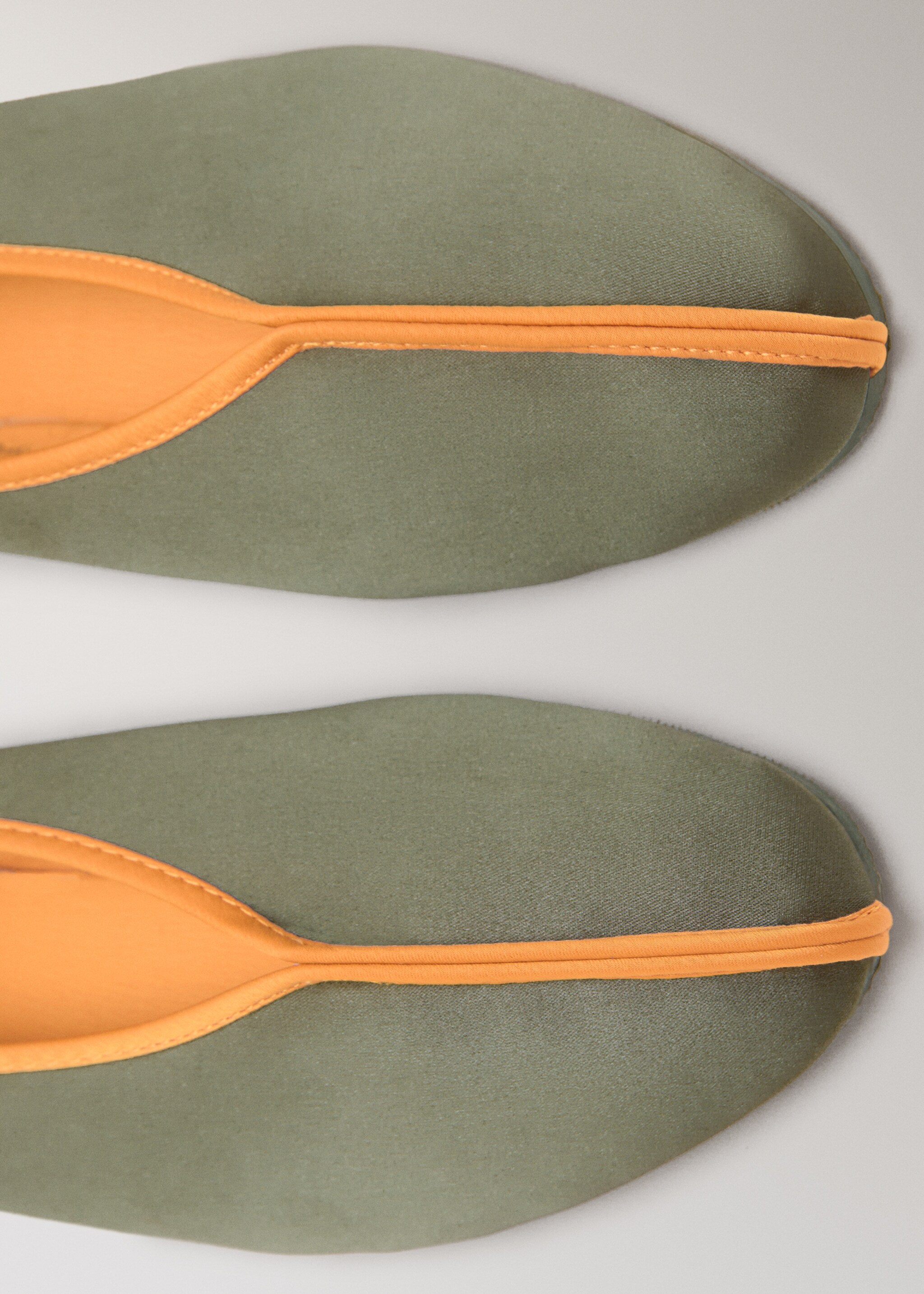 Satin ballet flats with contrast piping - Details of the article 2, Green. Ref: 17064119-00.