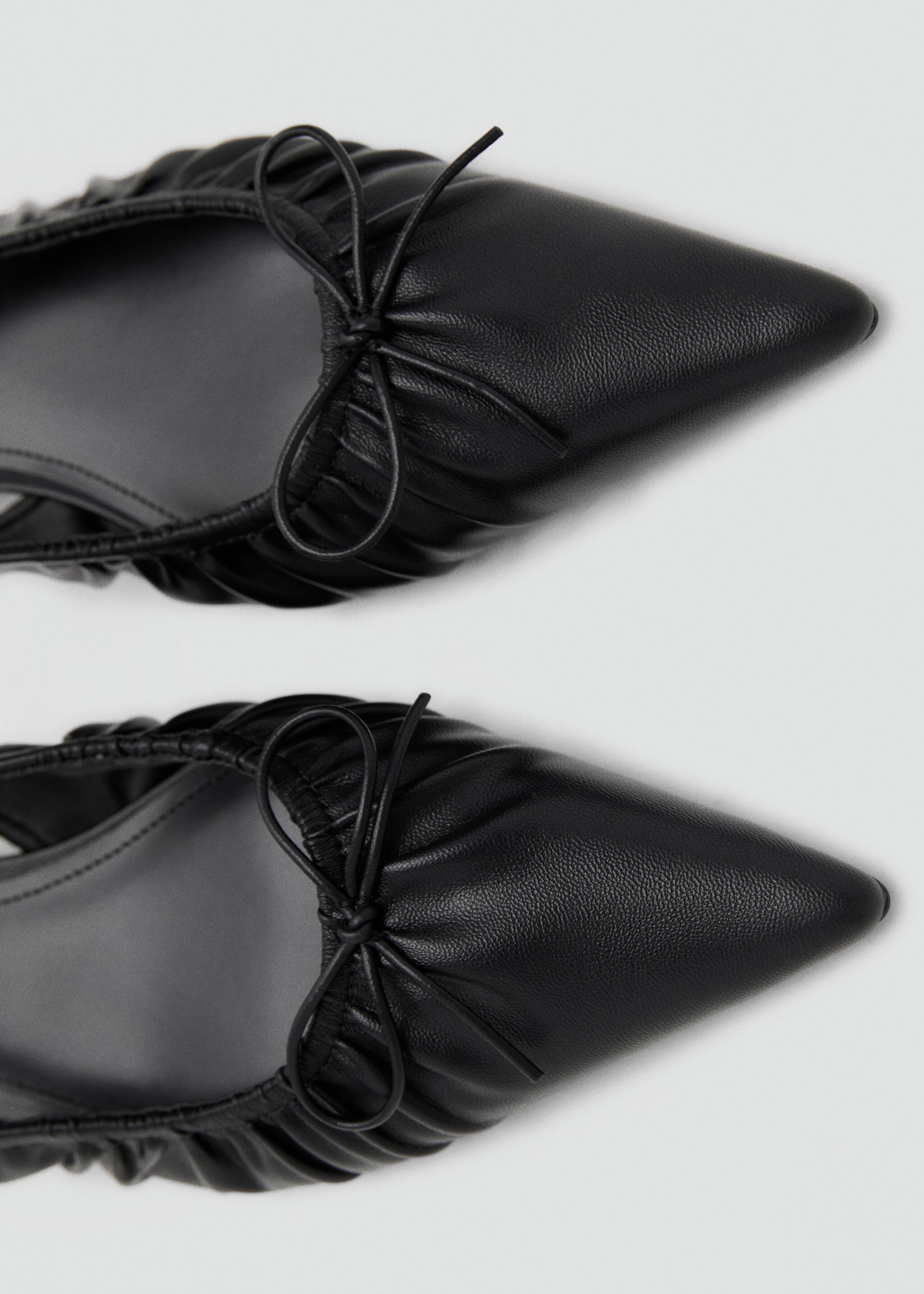 Zapato tacón fruncido lazo - Detalle del artículo 1, Negro. Ref: 17064121-00.