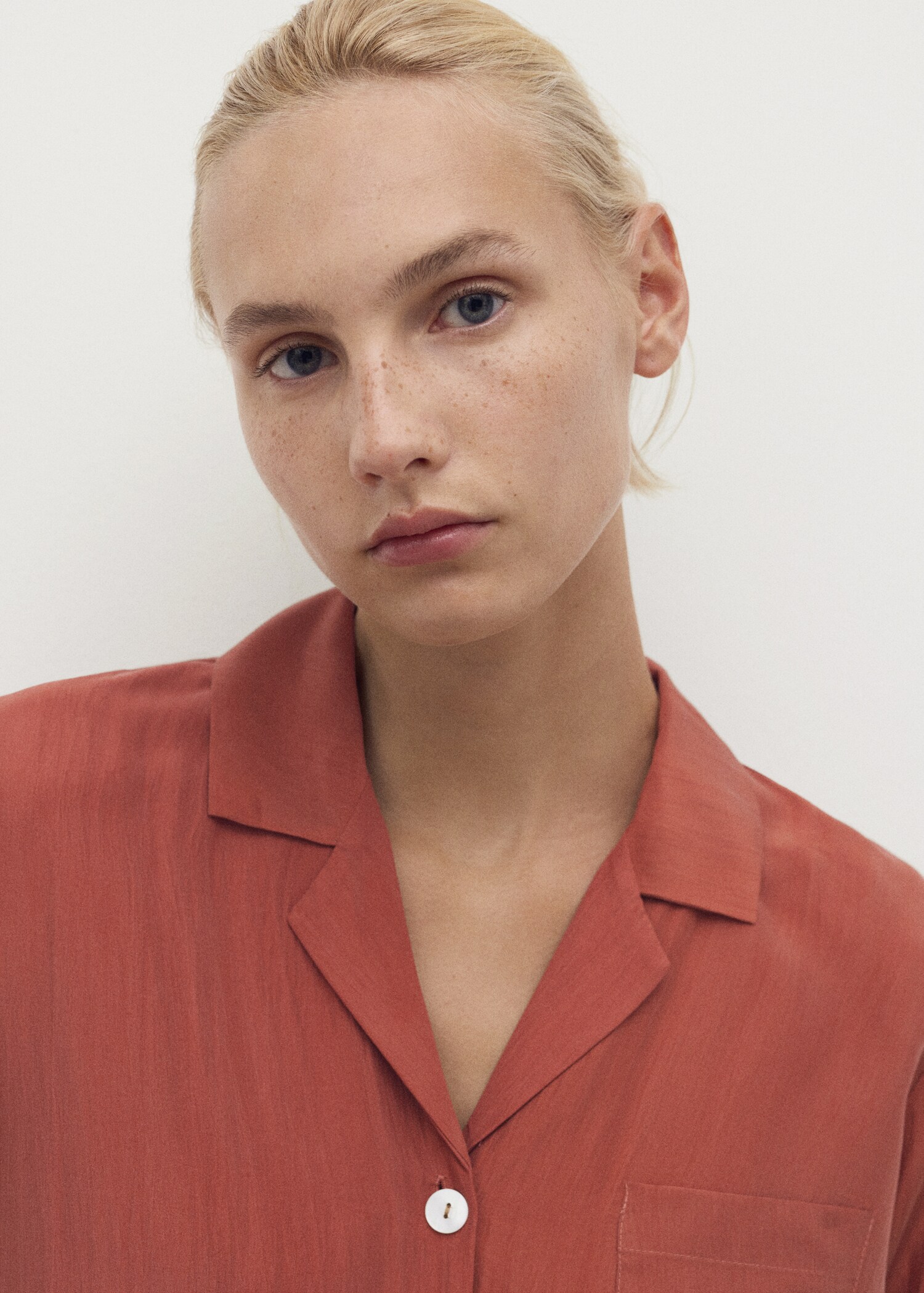 Silk long shirt - Details of the article 1