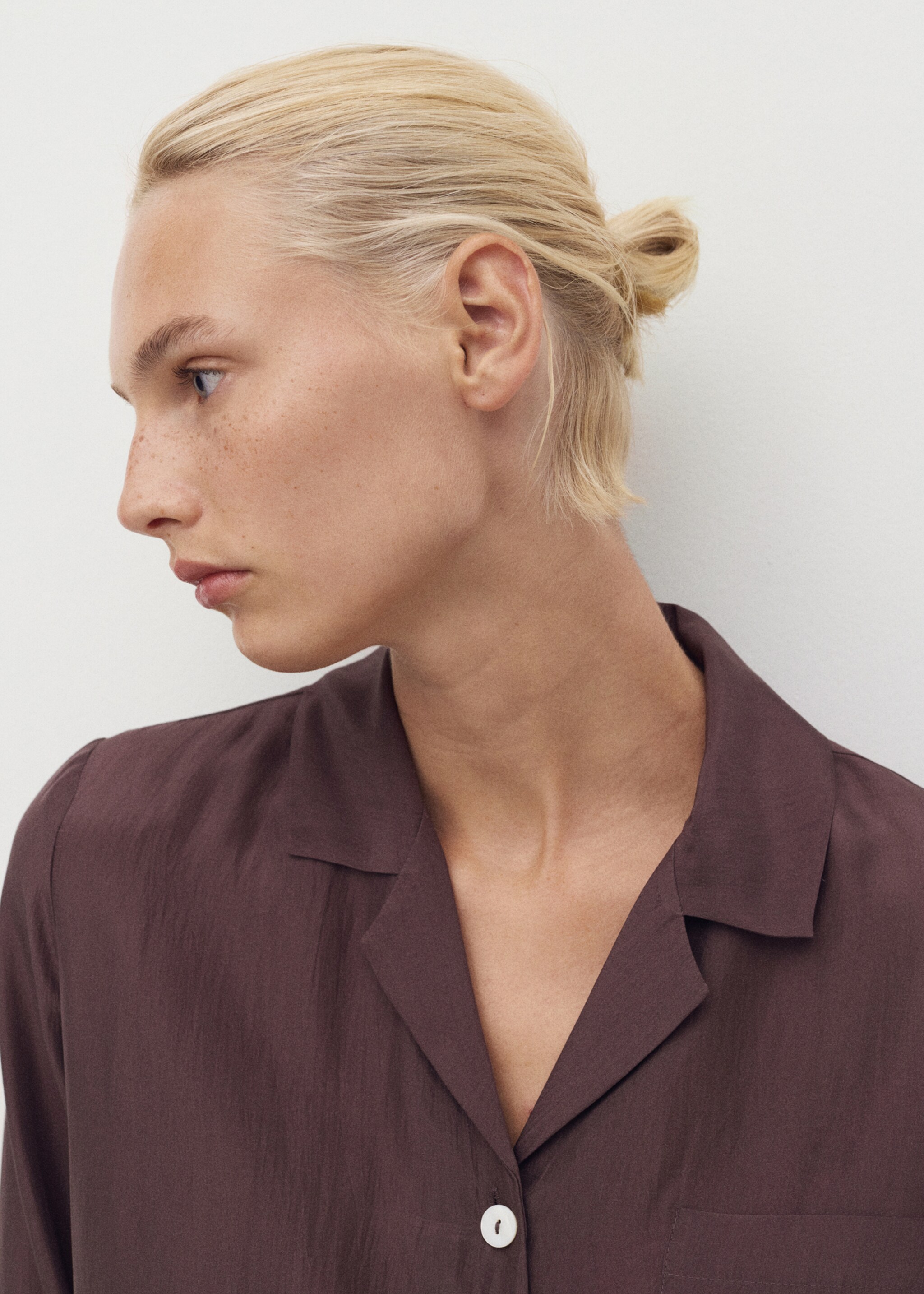 Silk long shirt - Details of the article 1, Blackberry. Ref: 17064126-00.