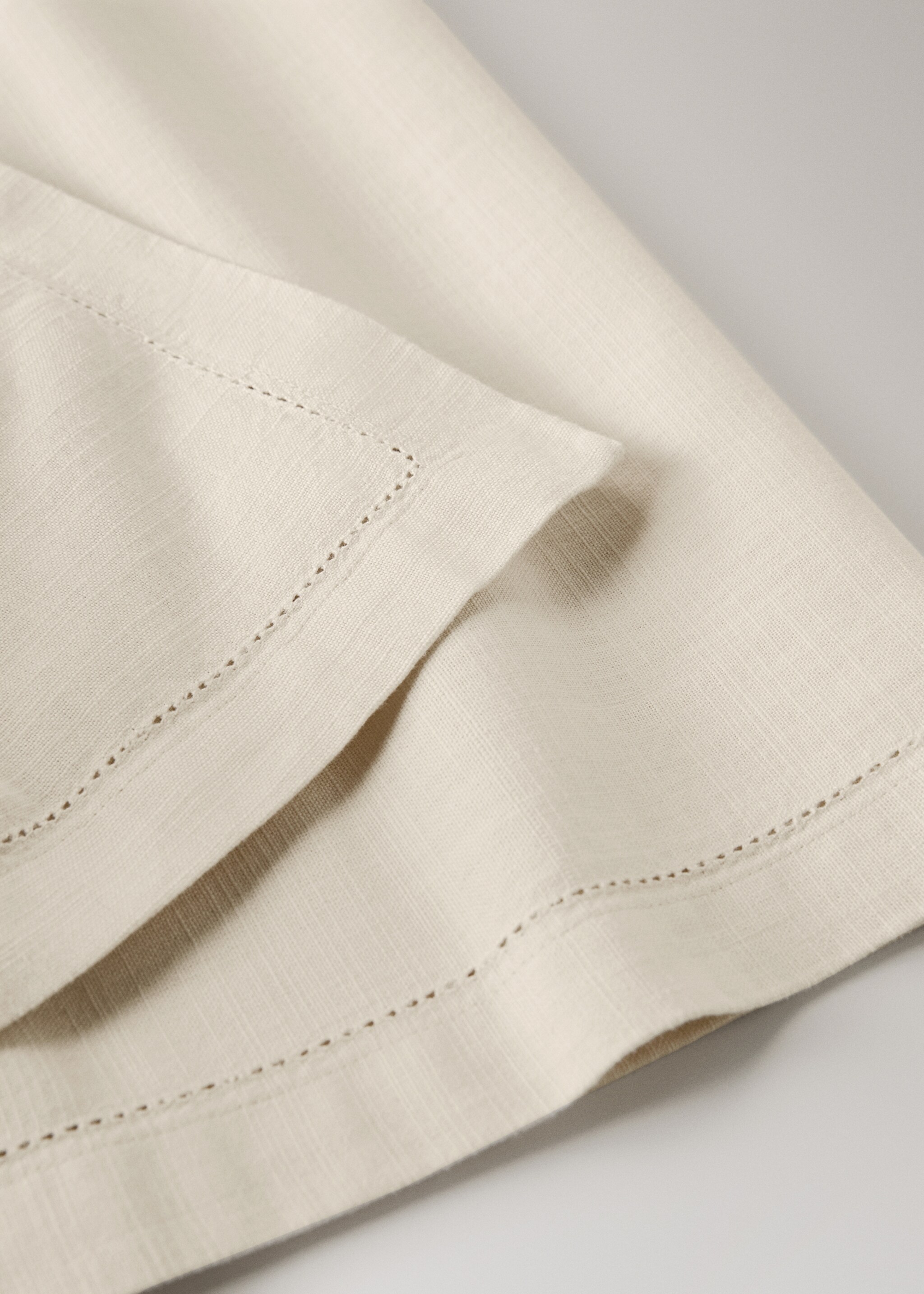 Cotton table runner with hemstitch detail - Details of the article 1, Vanilla. Ref: 17064128-00.