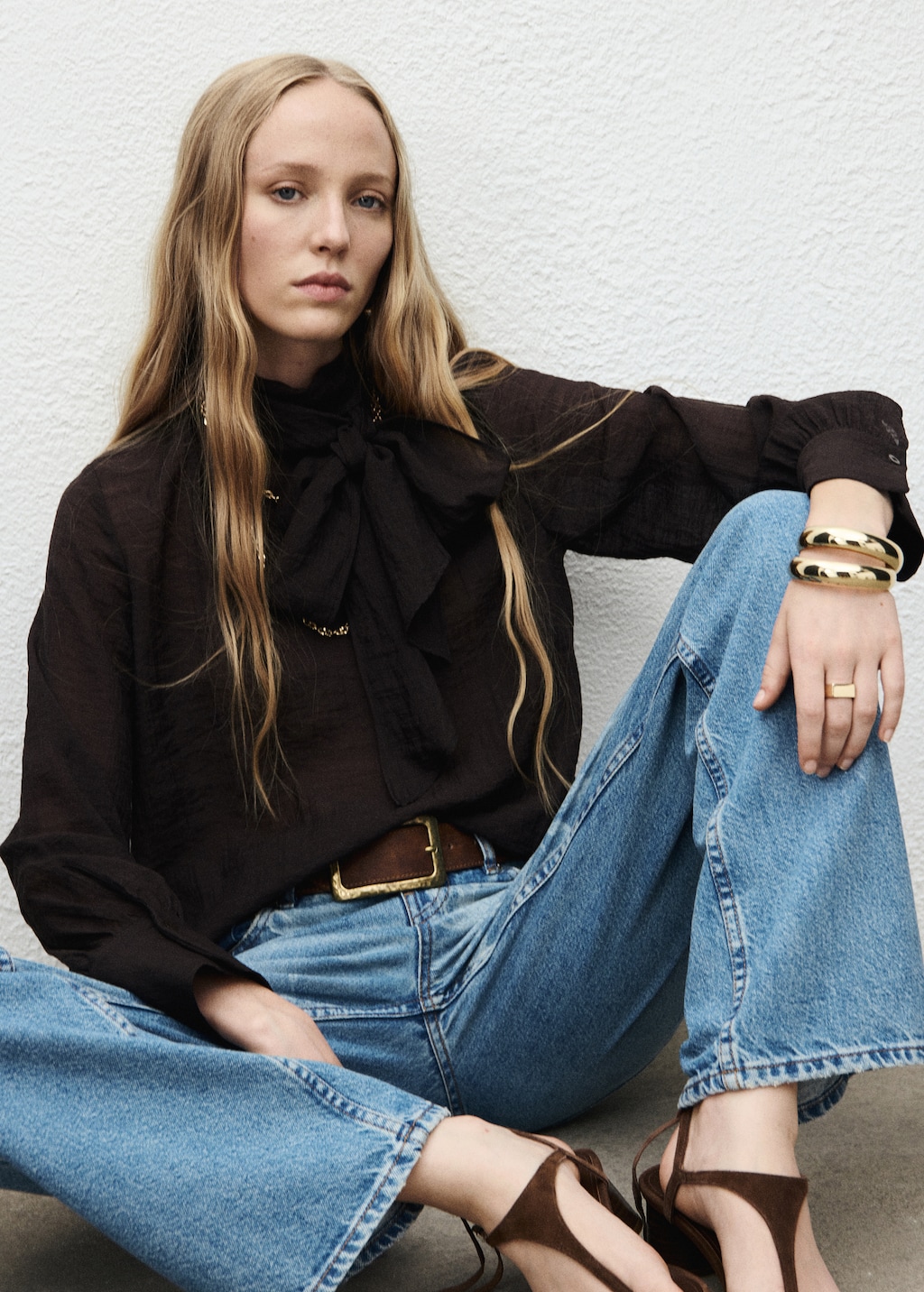 Straight-leg jeans with floral pattern