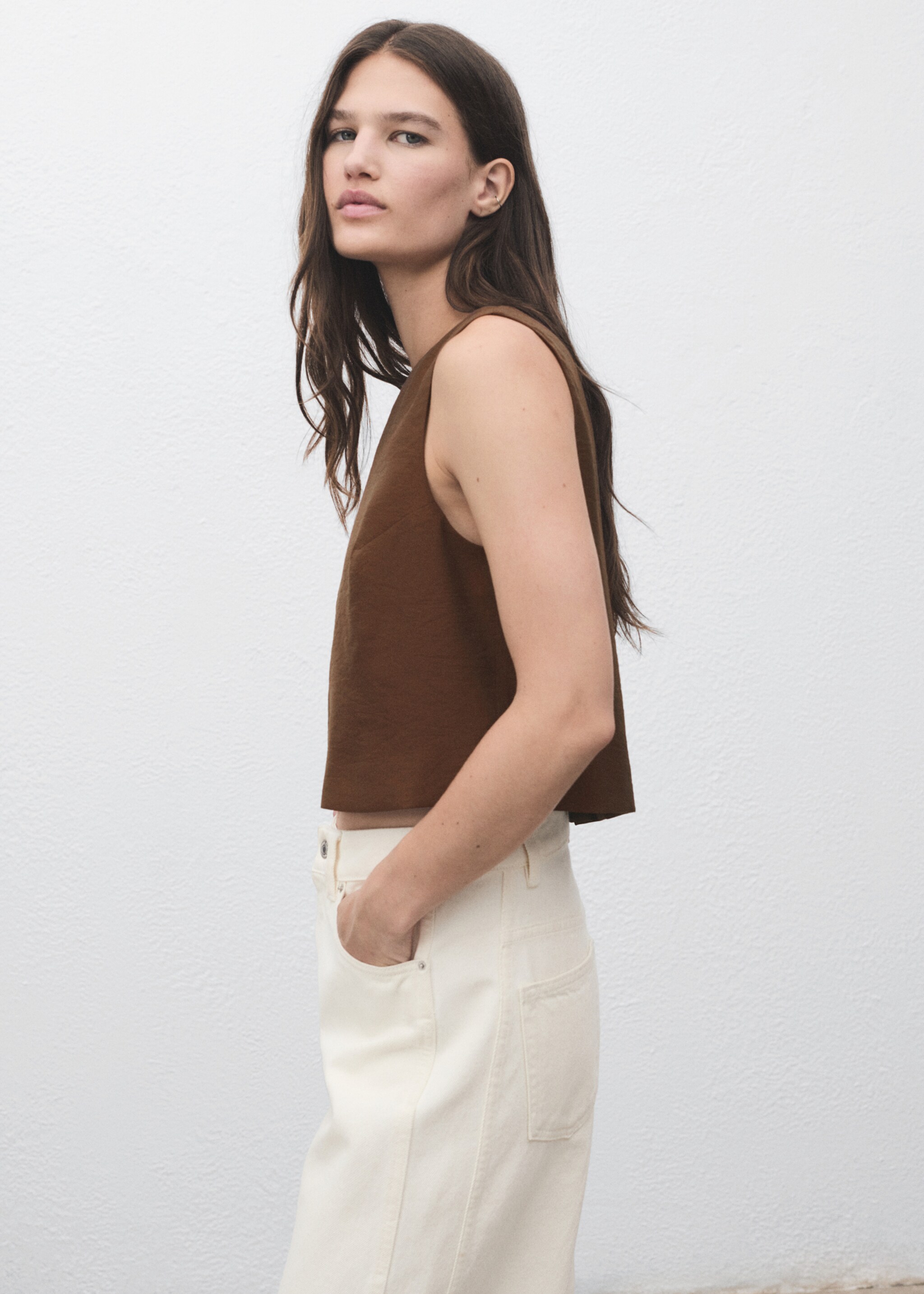 Buttoned crop top - Details of the article 2