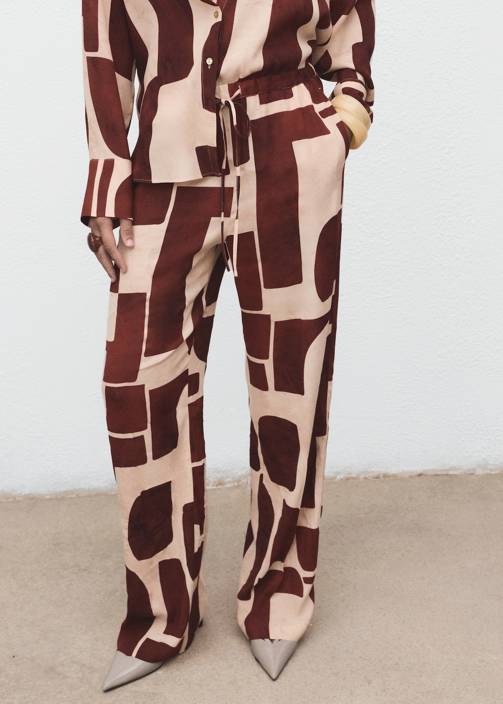 Fluid pants with geometric pattern