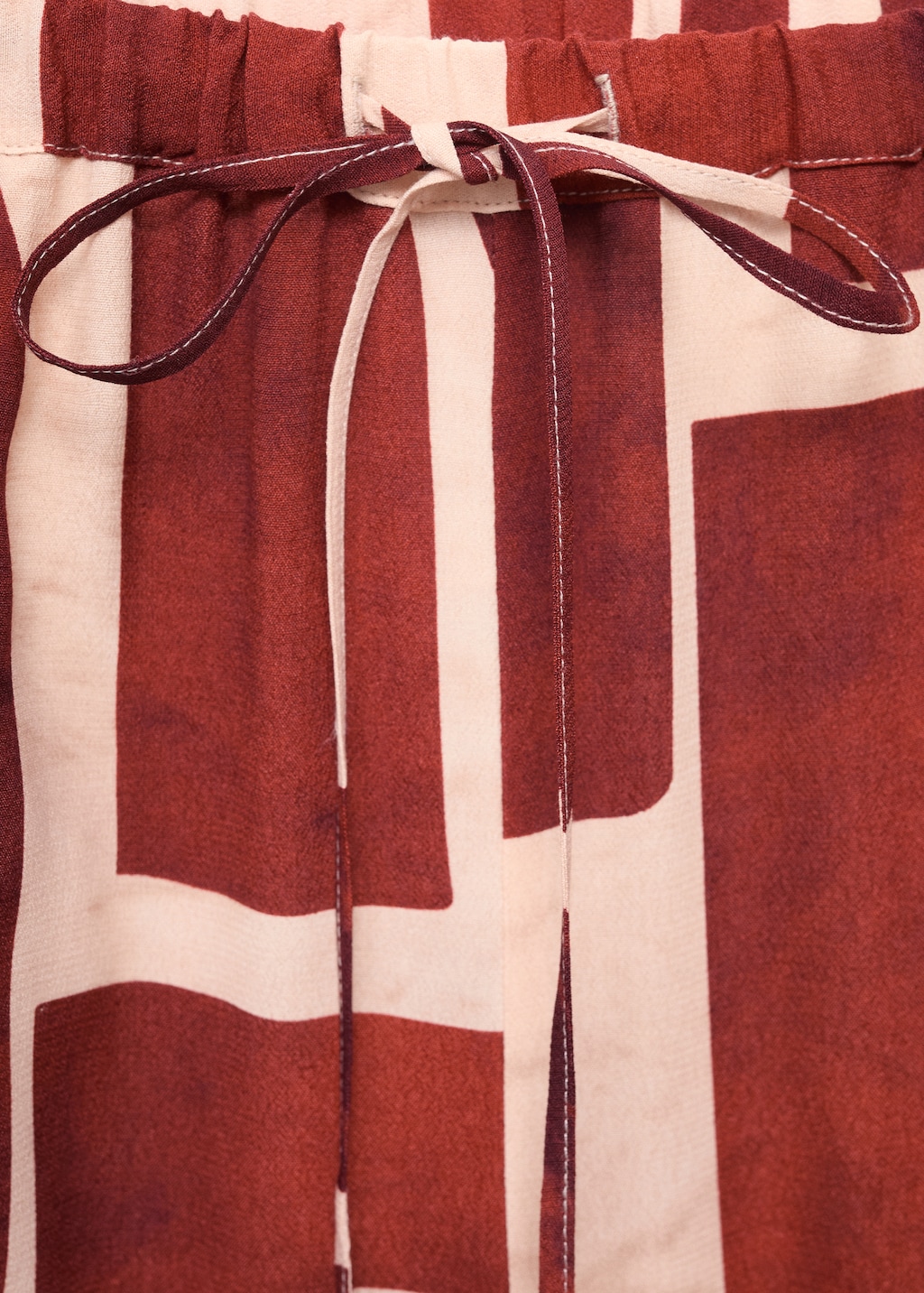 Fluid pants with geometric pattern