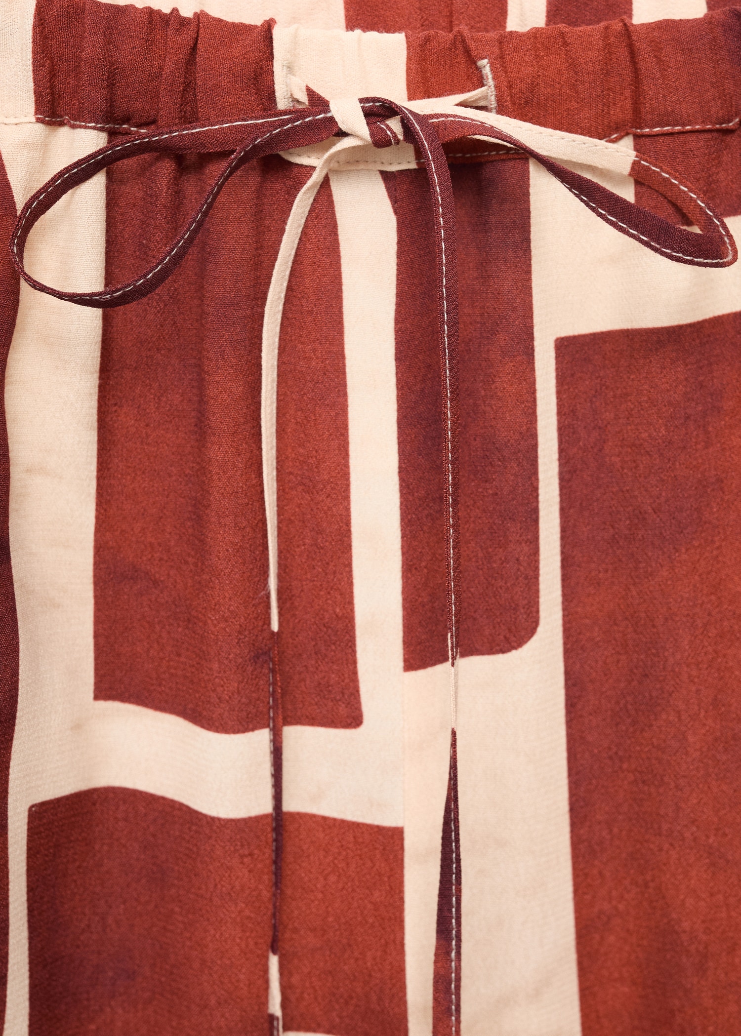 Pantalón fluido estampado geométrico - Detalle del artículo 8