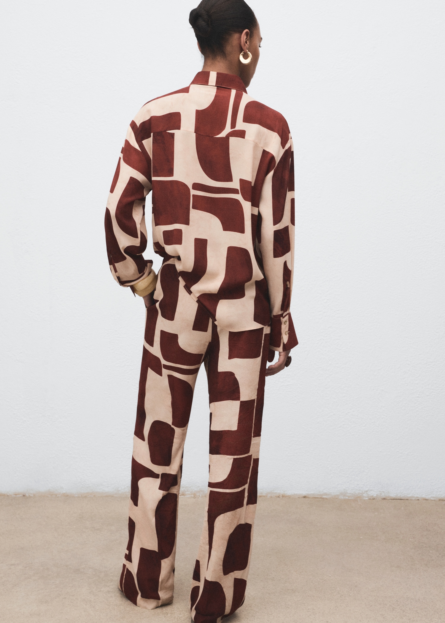 Pantalón fluido estampado geométrico - Reverso del artículo
