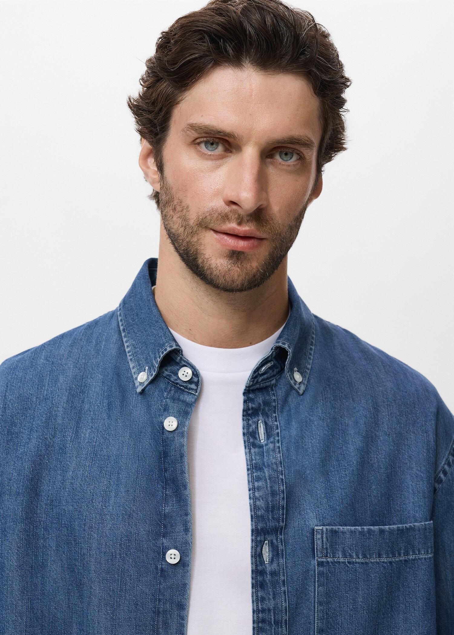 Denim overshirt with pocket - Details of the article 1