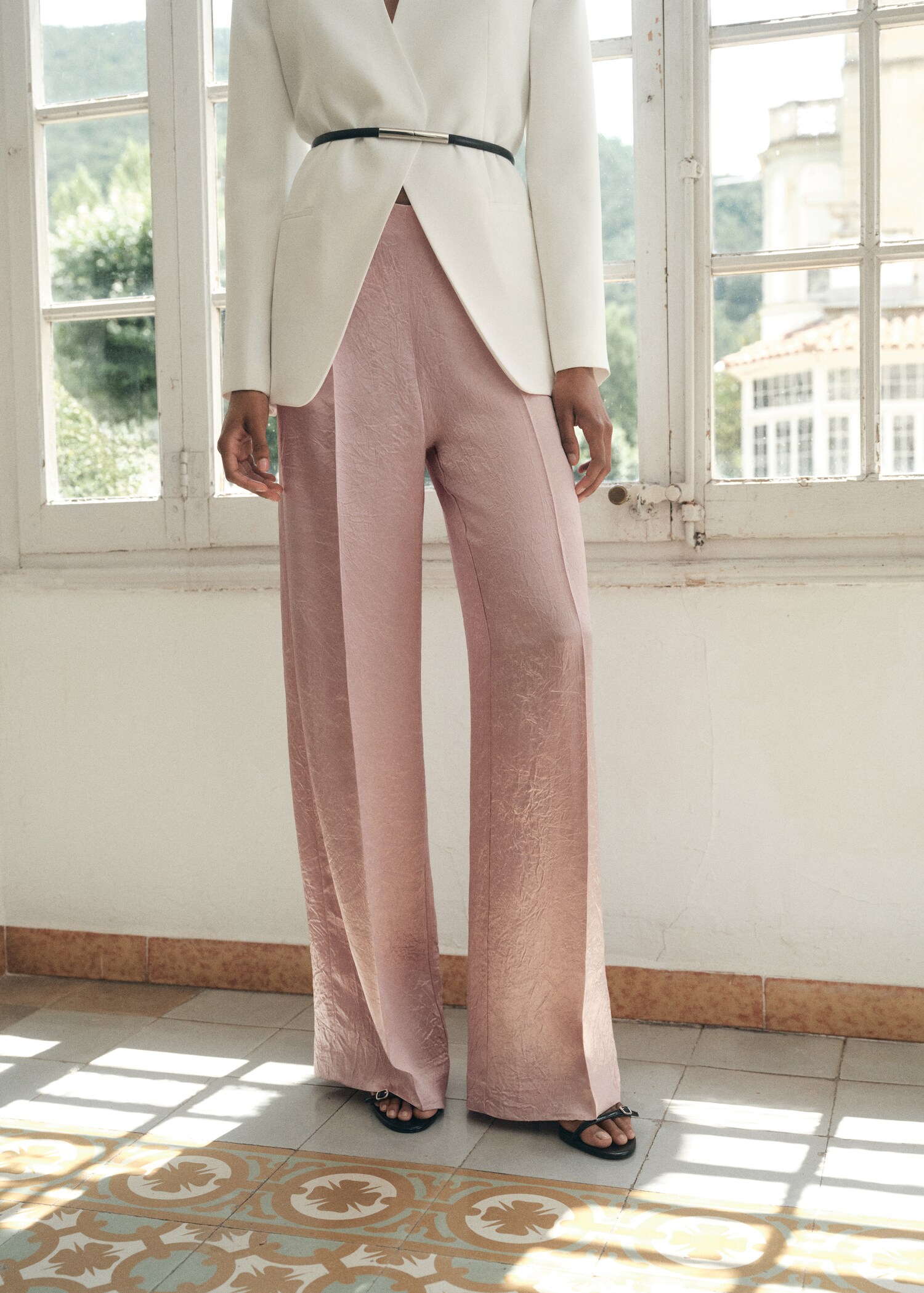 Wide leg crinkle-effect trousers - Details of the article 6