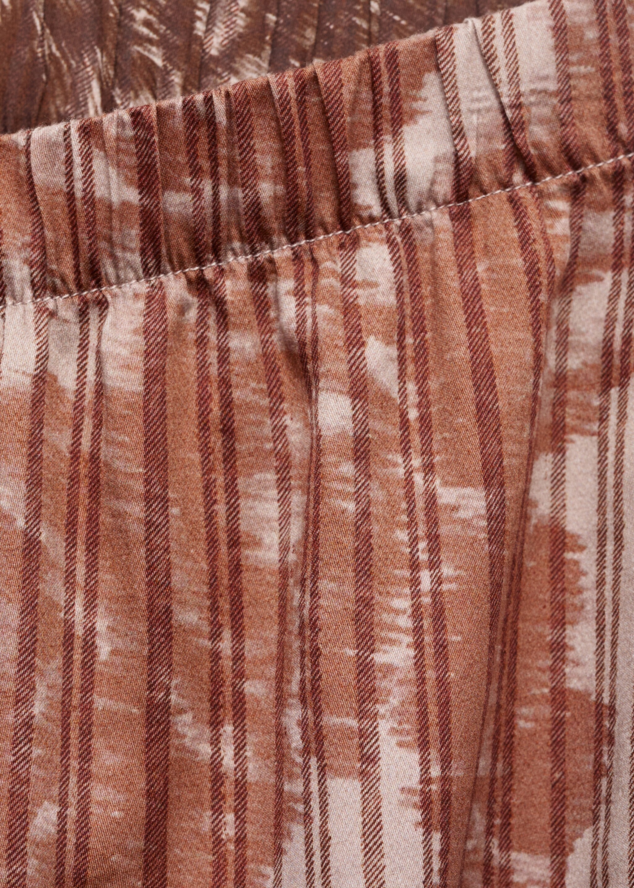 Pyjama bottoms with blurred print - Details of the article 8, Brown. Ref: 17064437-00.