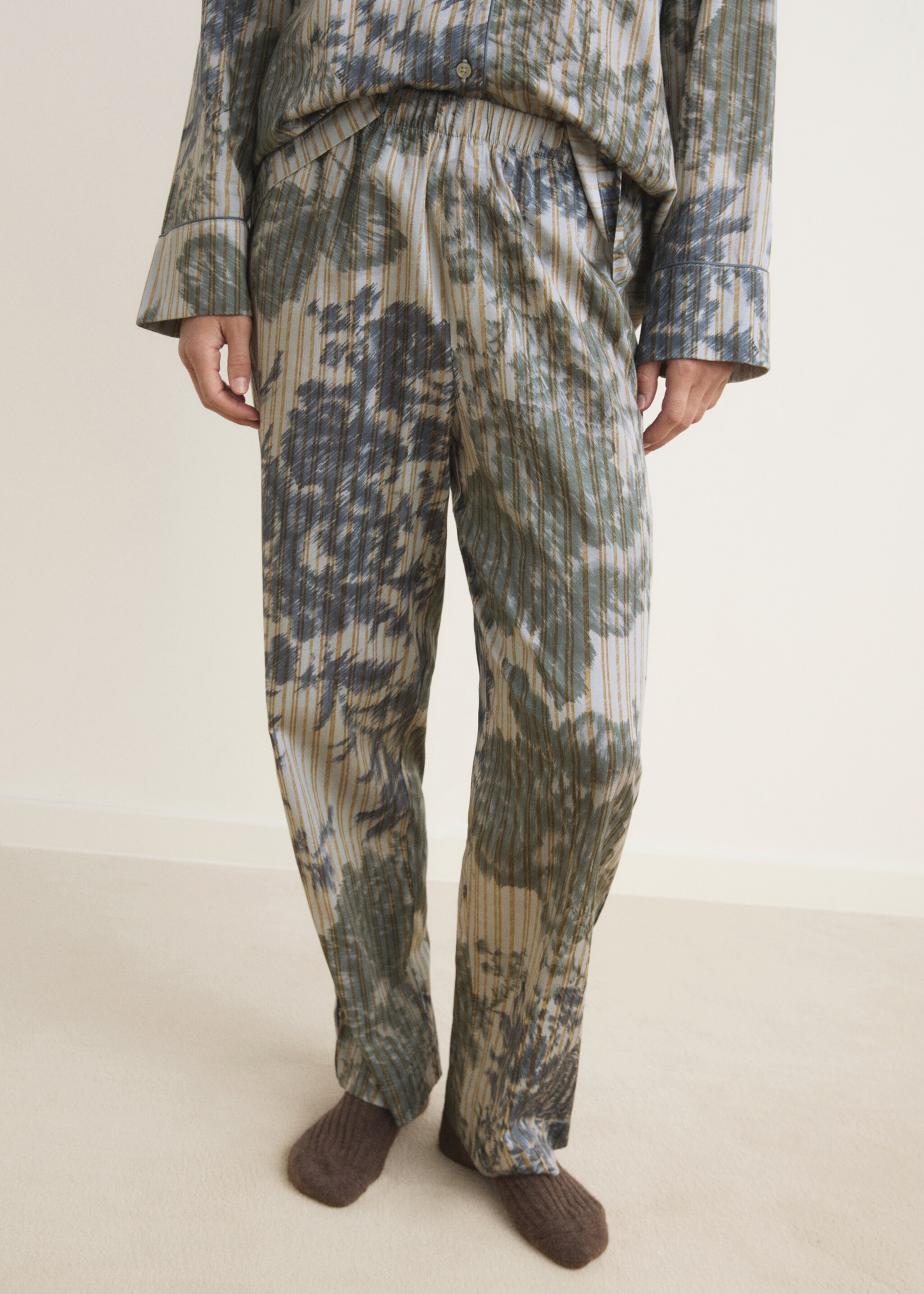 Pyjama bottoms with blurred print - Medium plane, Green. Ref: 17064437-00.