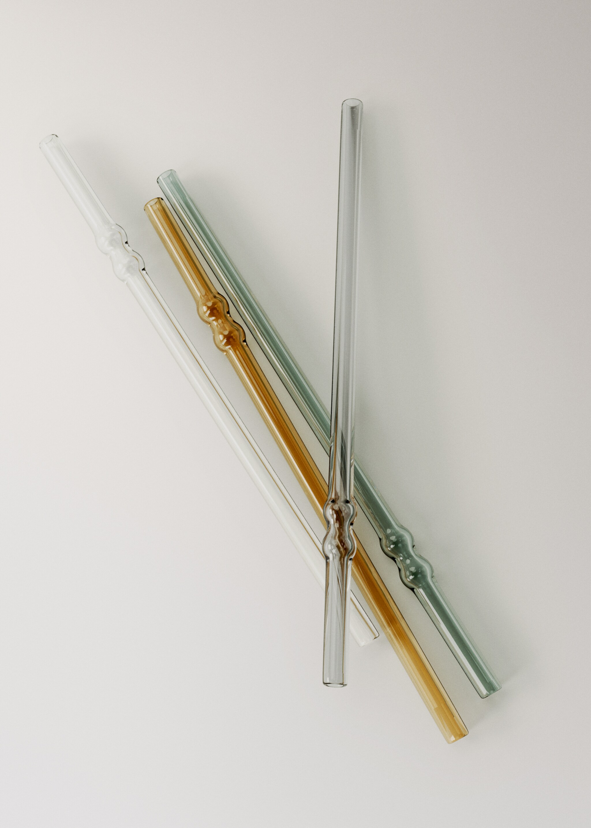 Set of large multicolour borosilicate drinking straws - Details of the article 2, Medium Grey. Ref: 17064443-00.