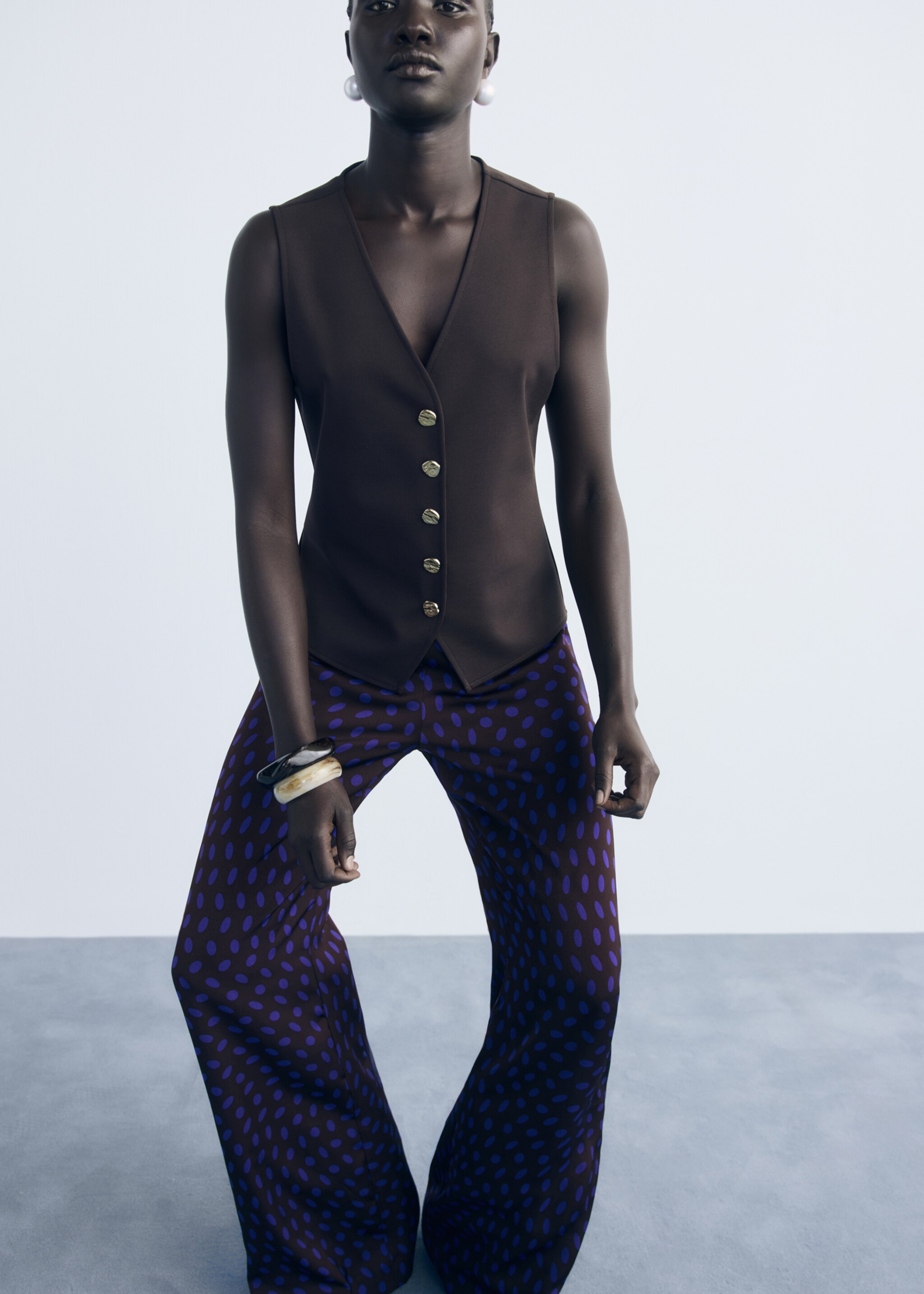 Polka dots flare trousers - Details of the article 2, Brown. Ref: 17064445-00.