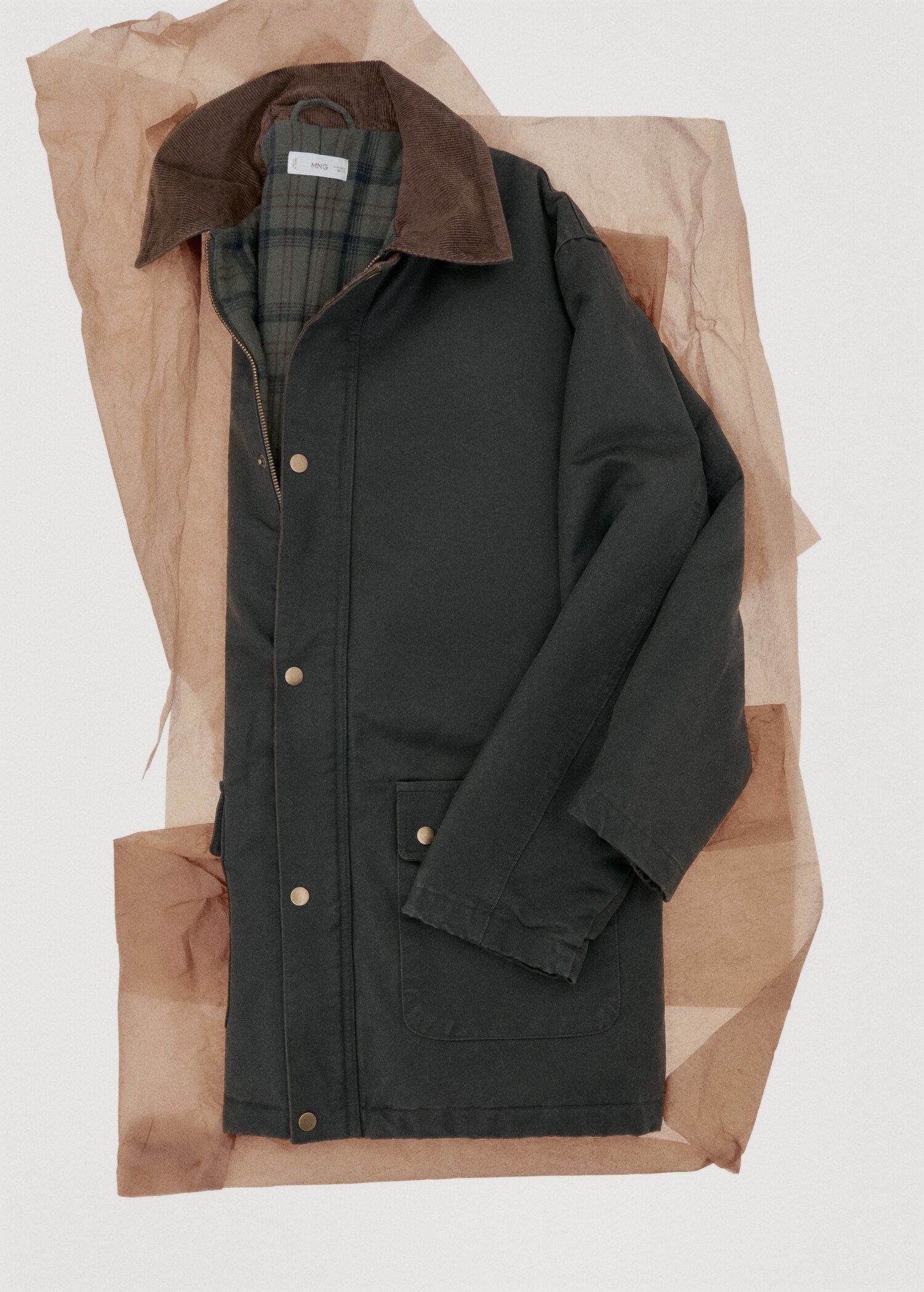 Parka with contrasting collar - Details of the article 7