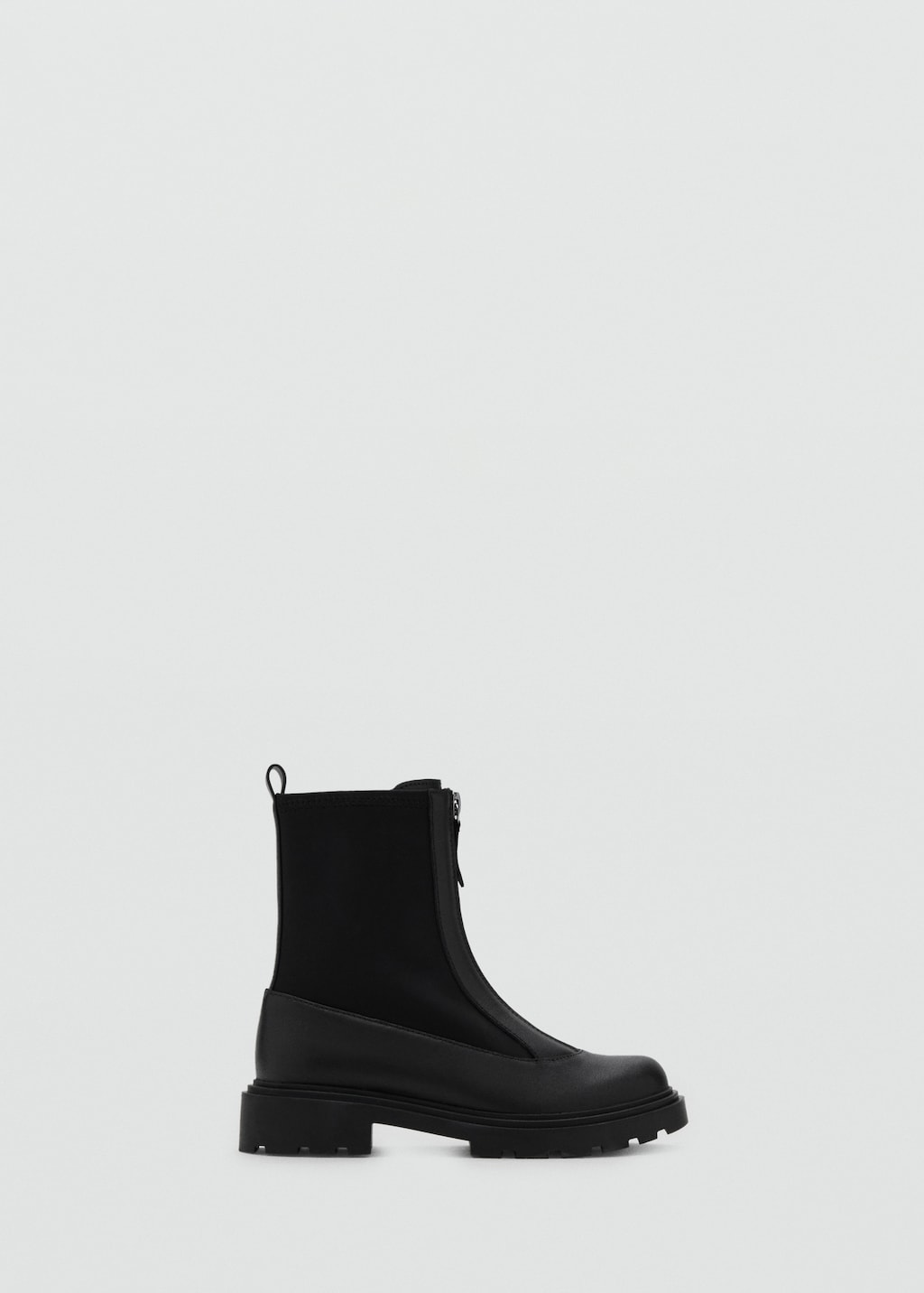Zipped leather ankle boots